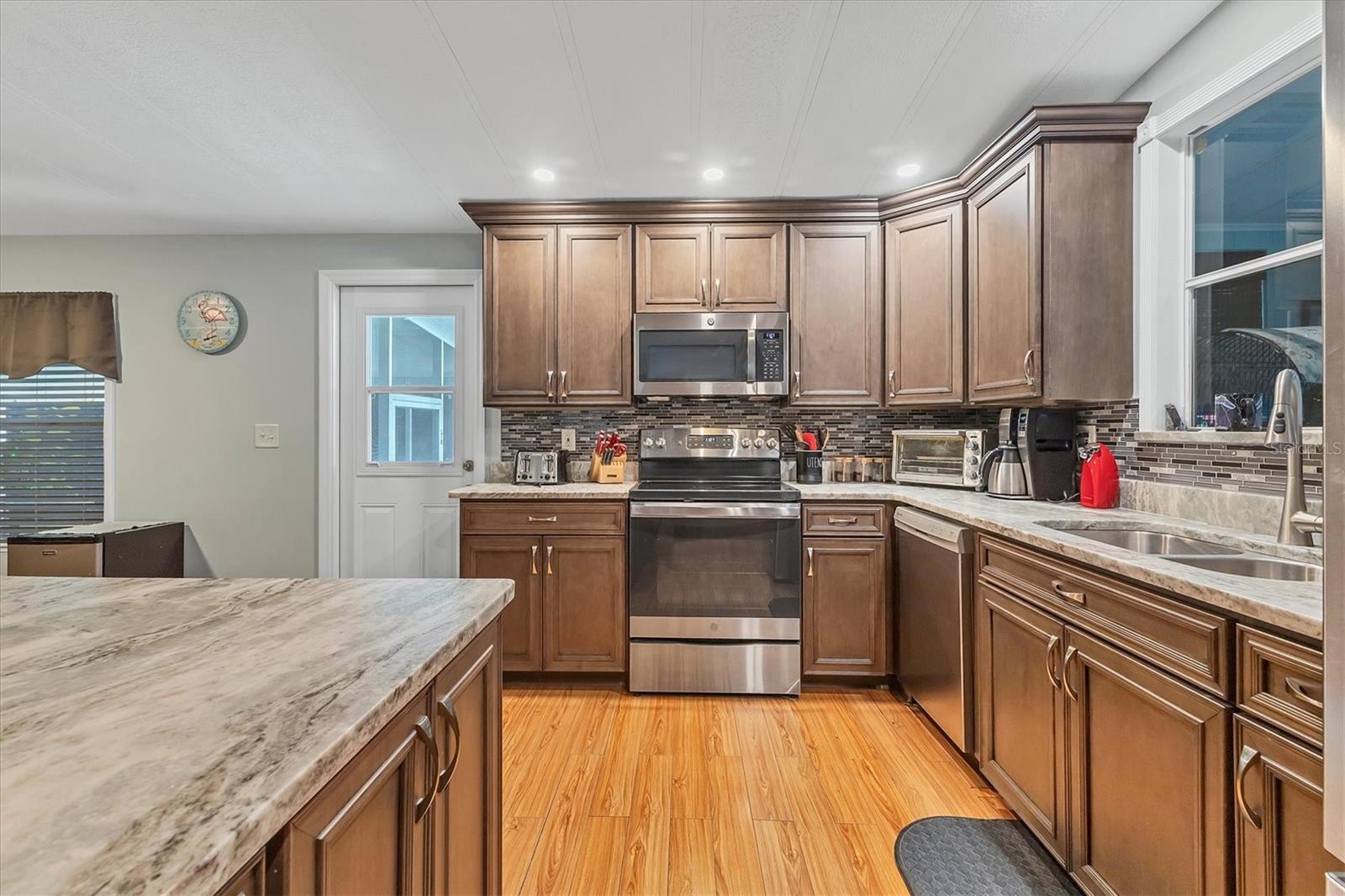 Image 7 of 39 For 6710 36th Avenue E 271