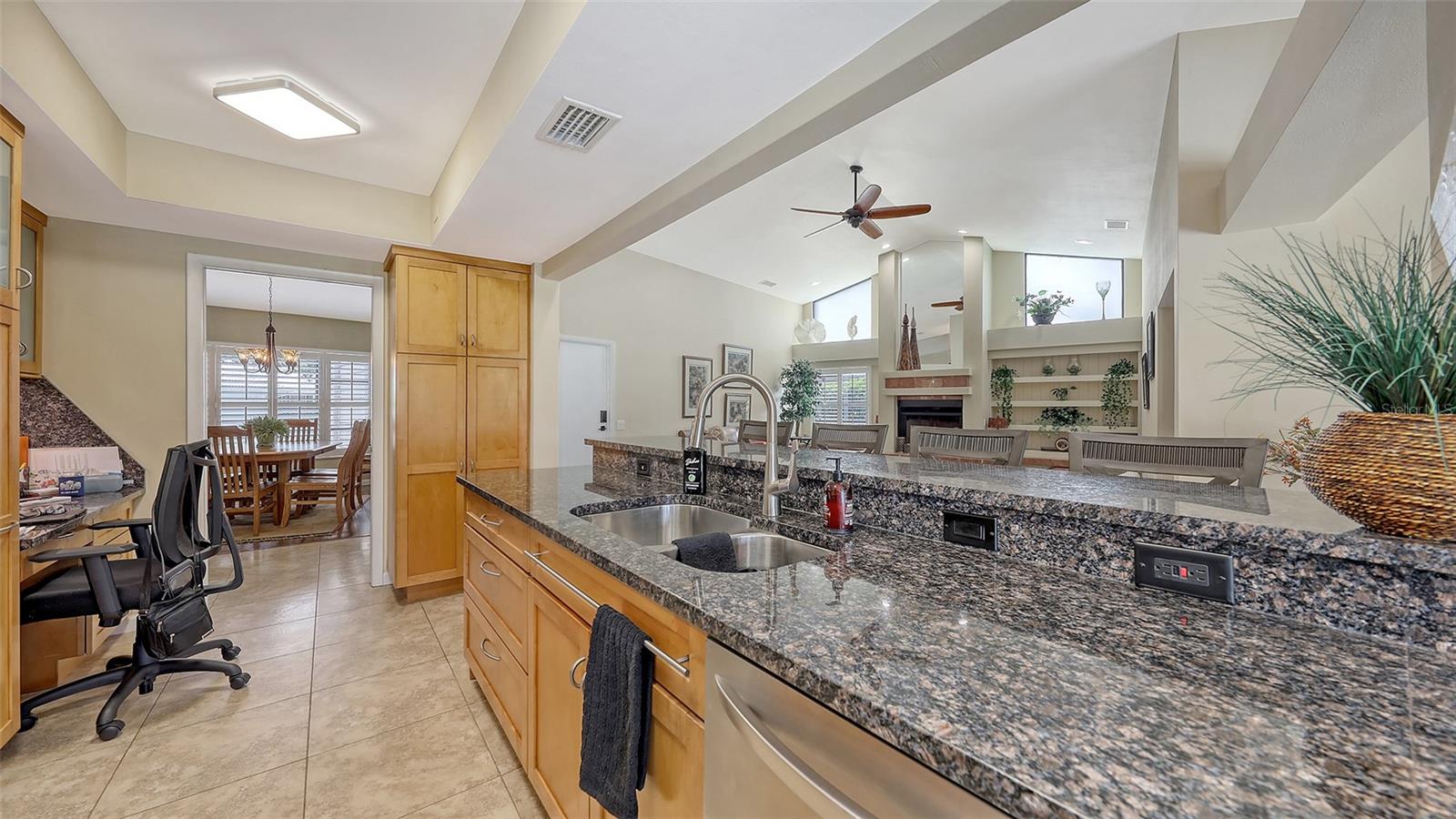Image 21 of 57 For 3931 Torrey Pines Boulevard