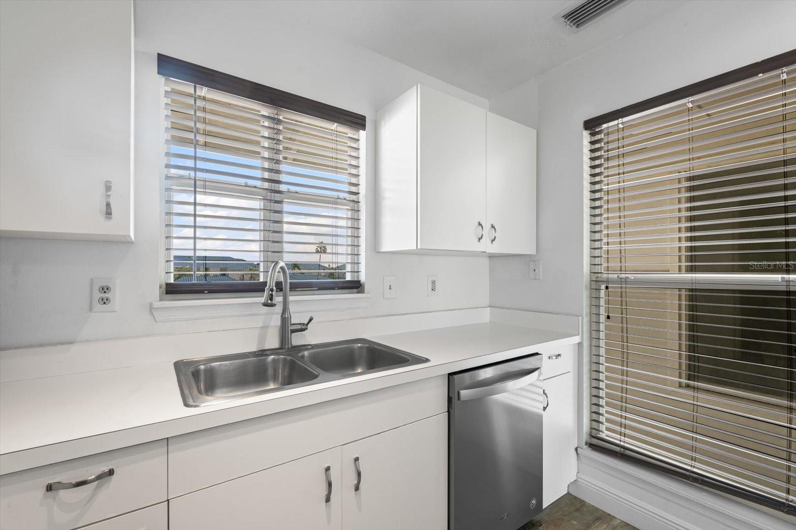 Image 10 of 65 For 970 Sandpiper Circle 970