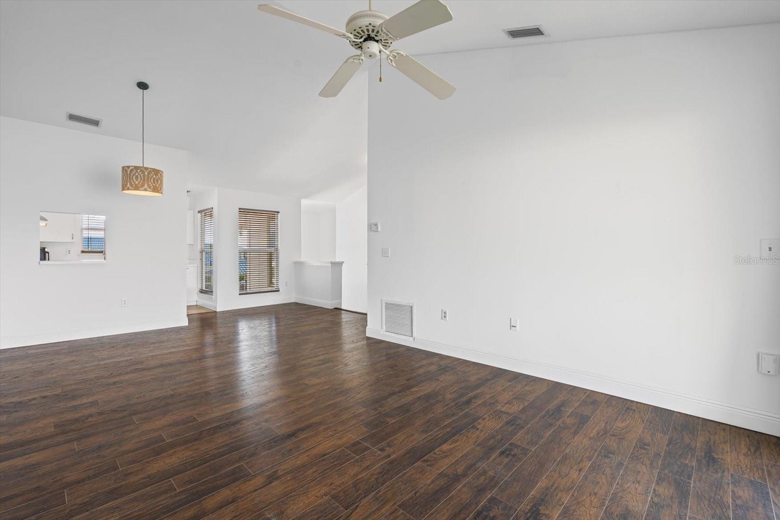 Image 18 of 65 For 970 Sandpiper Circle 970