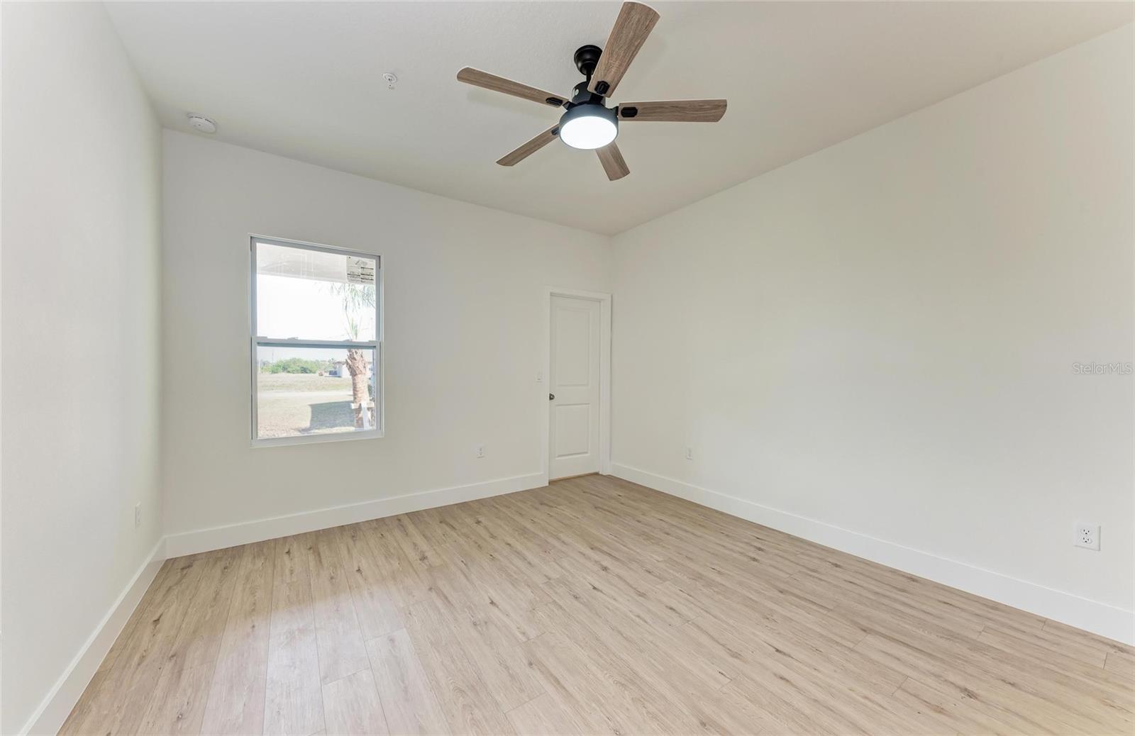Image 13 of 18 For 289 Boundary Boulevard 202