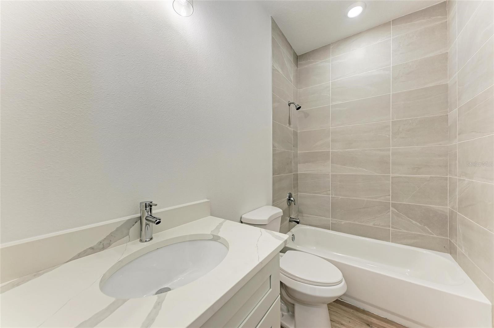 Image 15 of 18 For 289 Boundary Boulevard 202