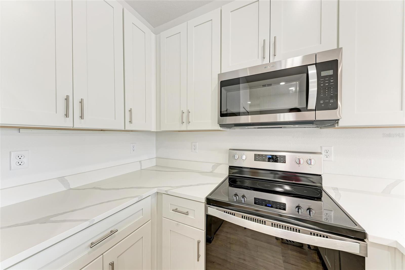Image 8 of 18 For 289 Boundary Boulevard 202