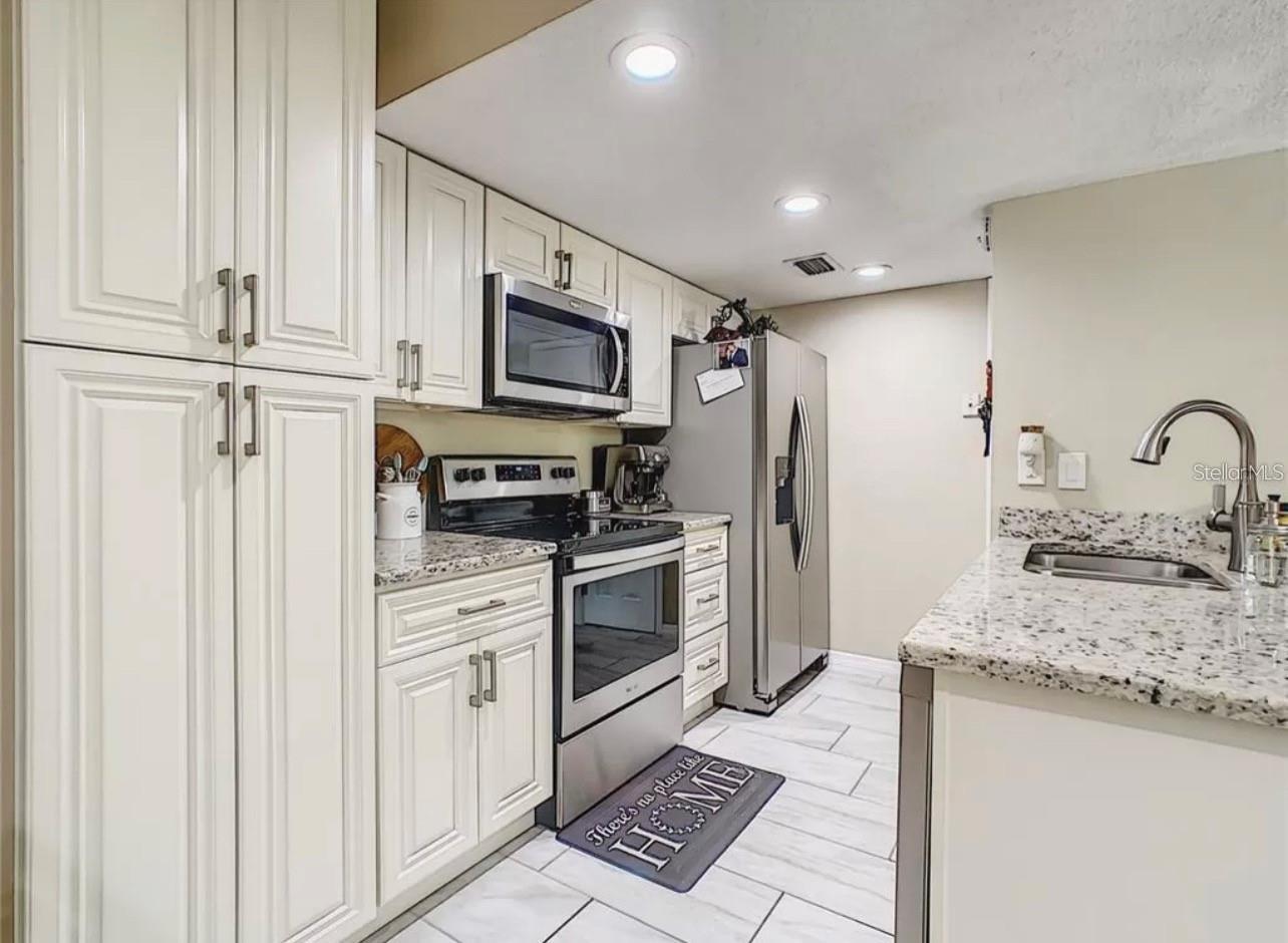 Image 11 of 18 For 1006 Longfellow Court 176c