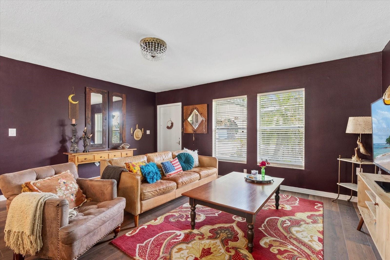 Image 22 of 35 For 816 Queen Palm Lane