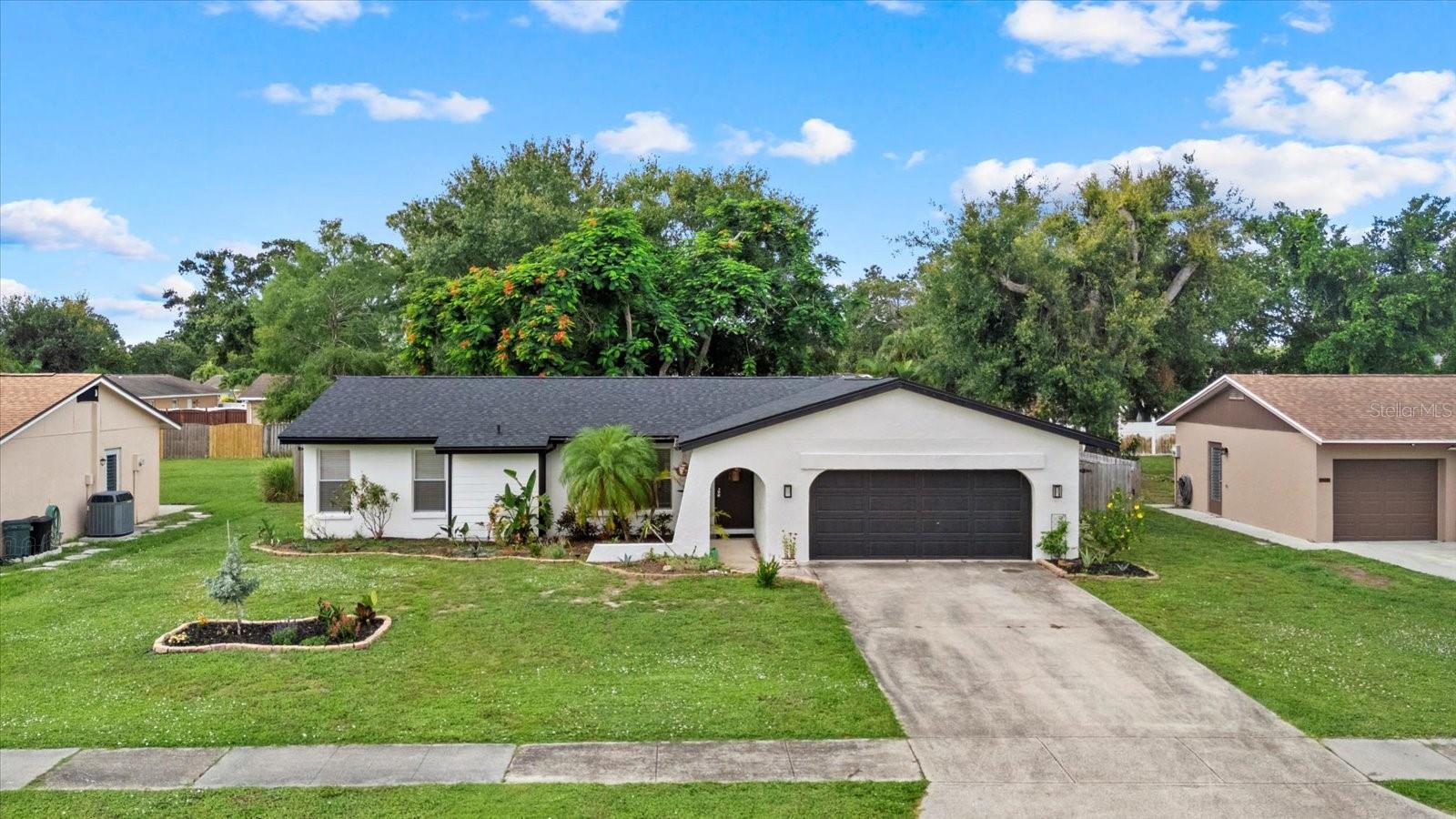 Image 34 of 35 For 816 Queen Palm Lane