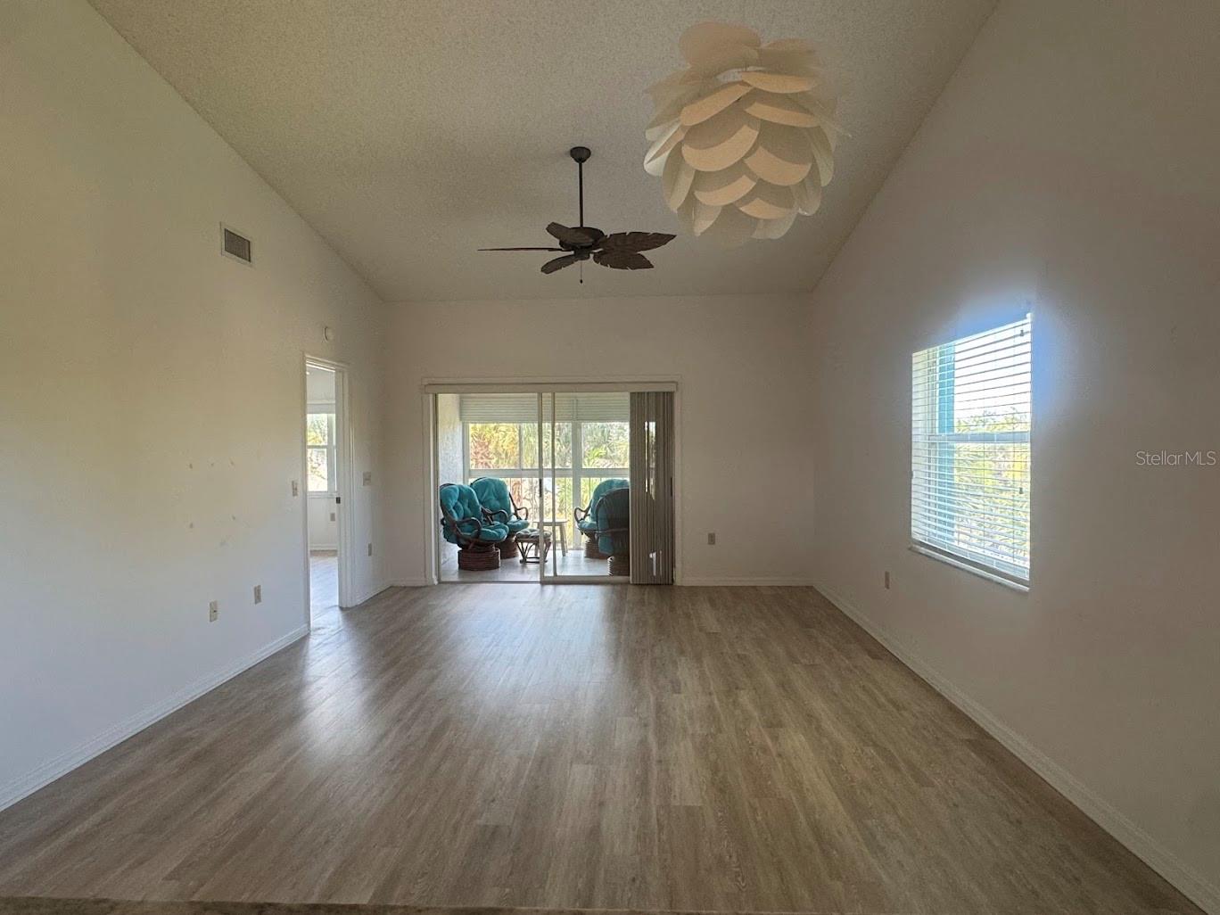 Image 4 of 20 For 7301 29th Avenue Drive W 310