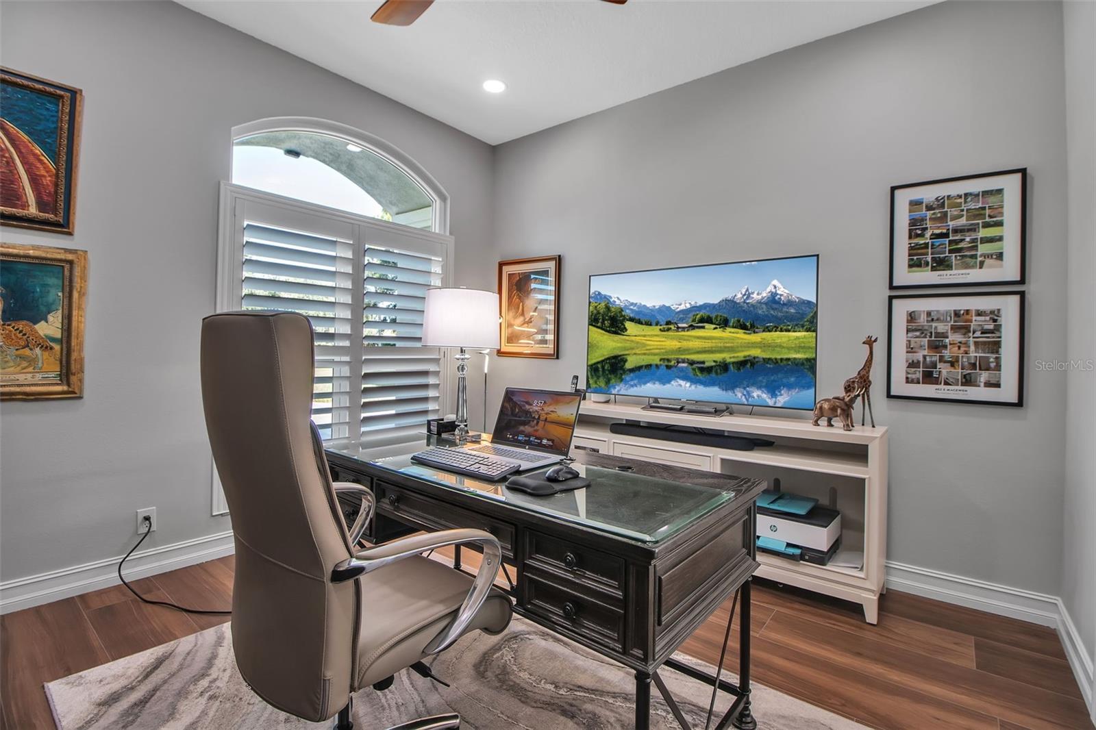 Image 20 of 100 For 462 Macewen Drive