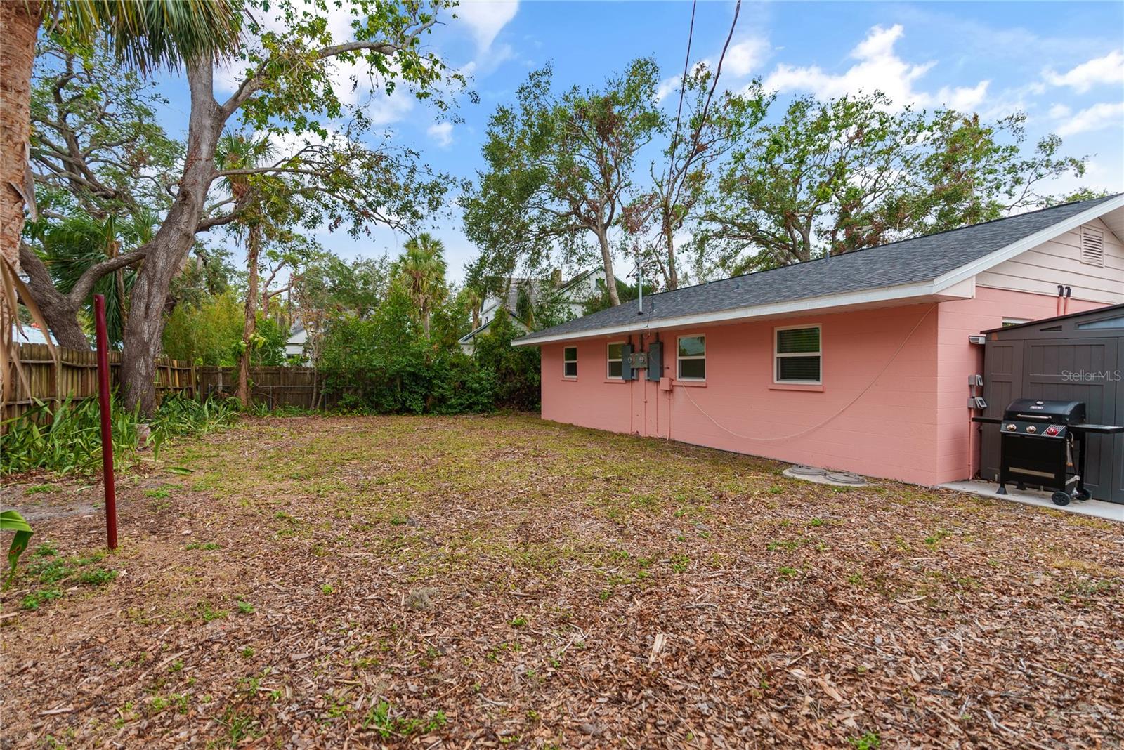 Image 33 of 44 For 974 Tennessee Lane