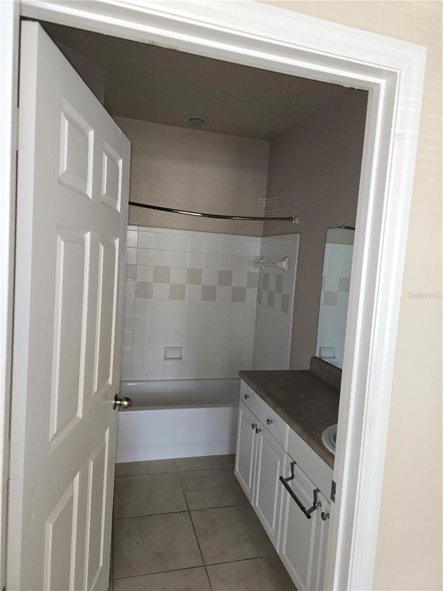 Image 12 of 16 For 5531 Rosehill Road 101