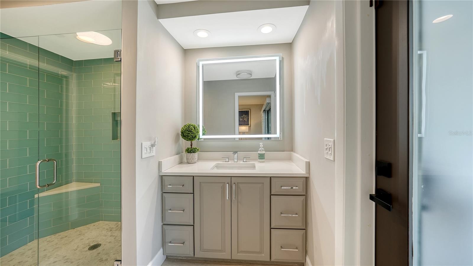Image 36 of 50 For 659 Owl Drive