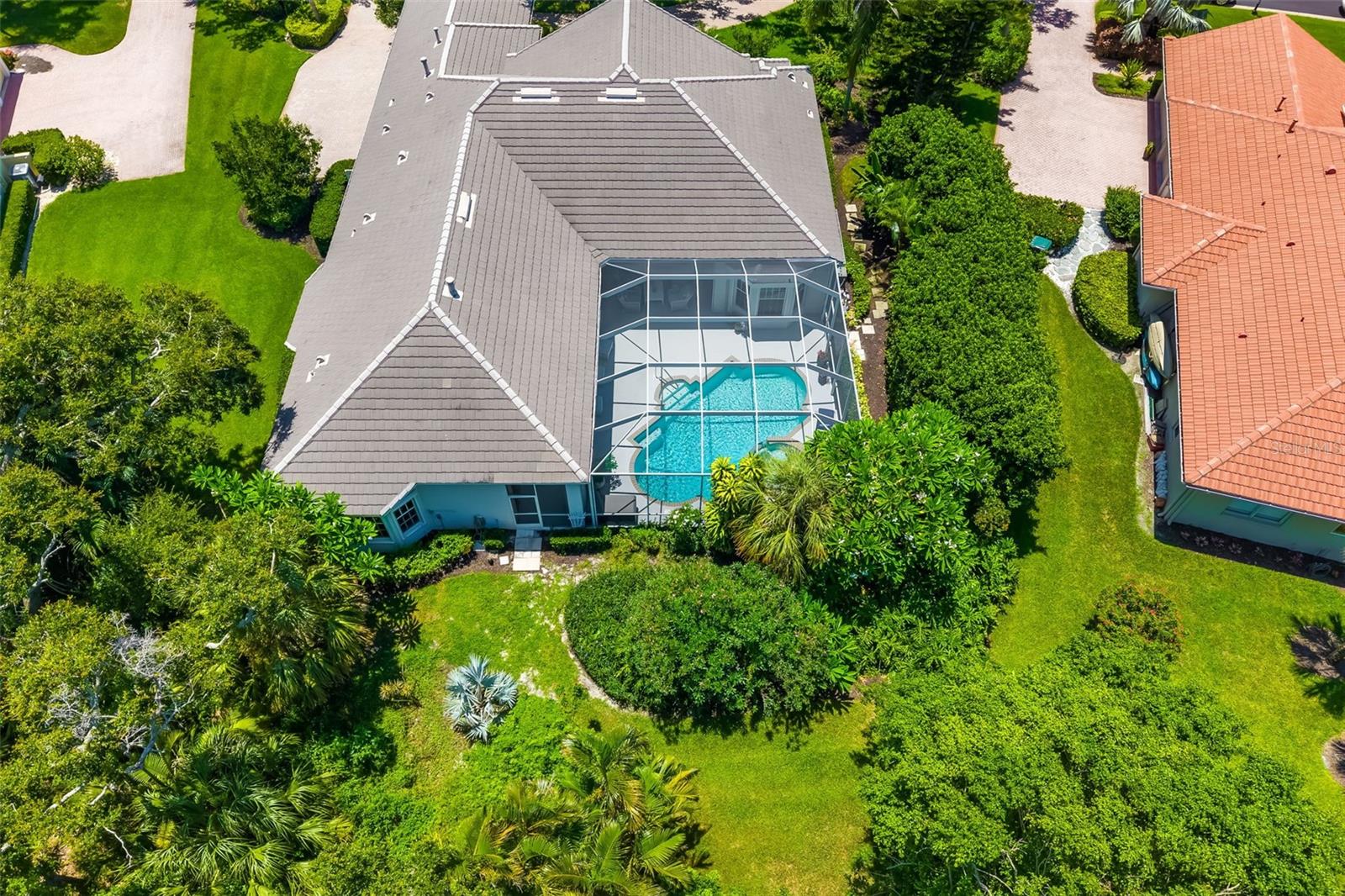 Image 14 of 71 For 8844 Bloomfield Boulevard