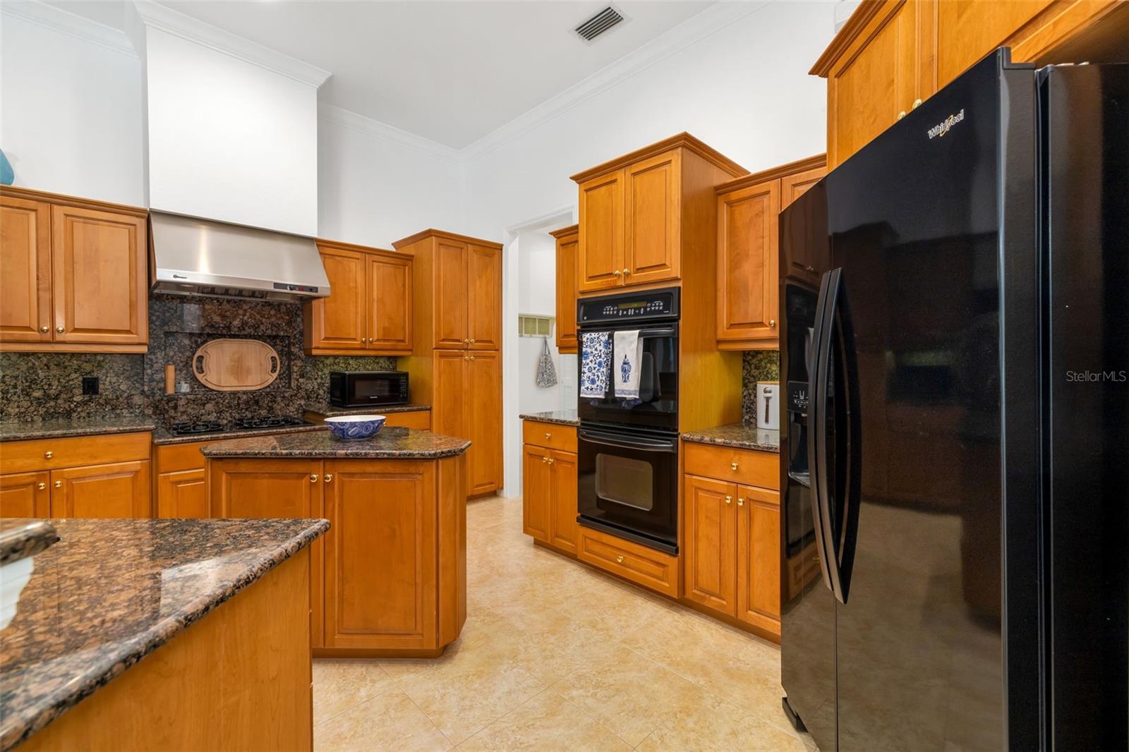 Image 45 of 71 For 8844 Bloomfield Boulevard
