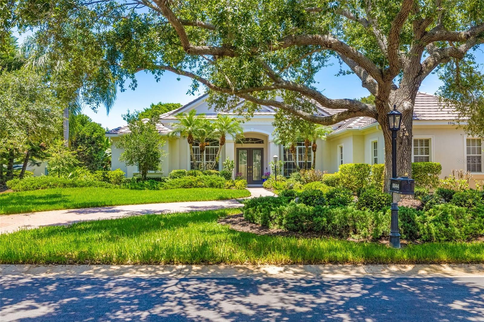 Image 7 of 71 For 8844 Bloomfield Boulevard