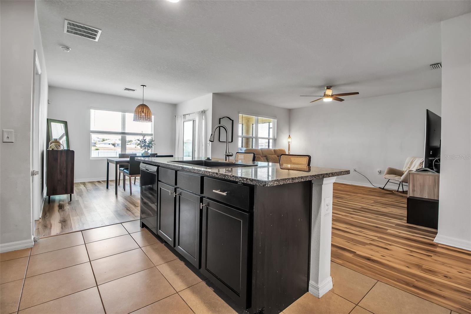 Image 14 of 49 For 362 Tierra Verde Way