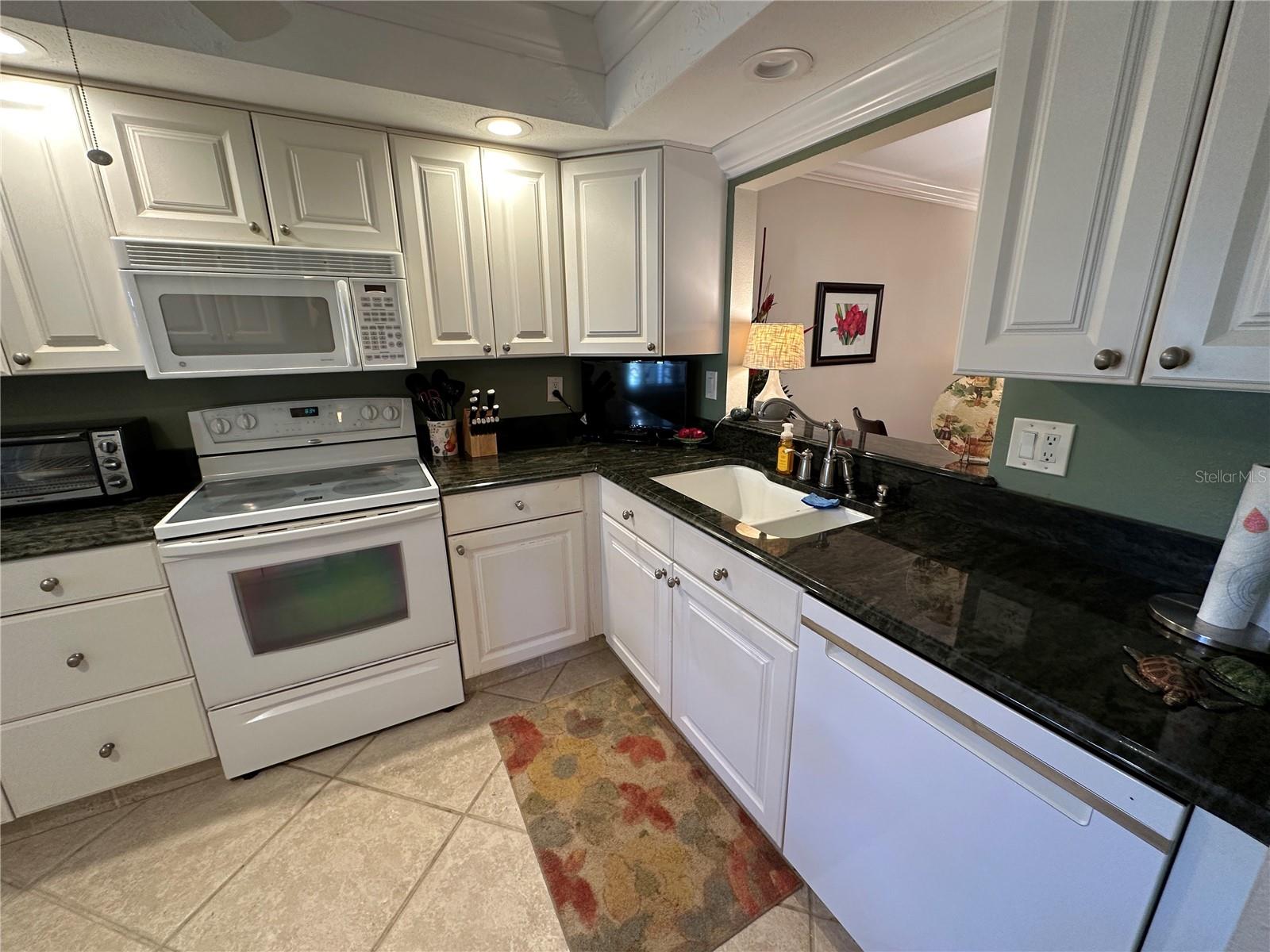 Image 6 of 40 For 760 Avenida Estancia  217
