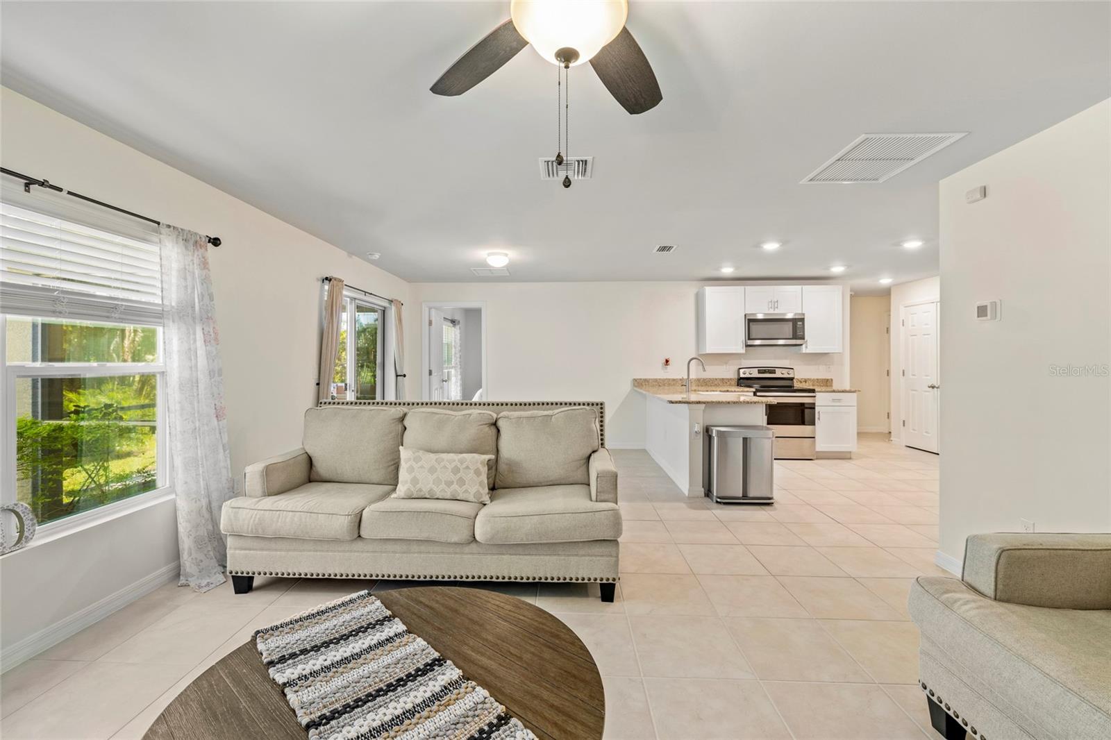 Image 11 of 30 For 24748 Rio Villa Lakes Circle