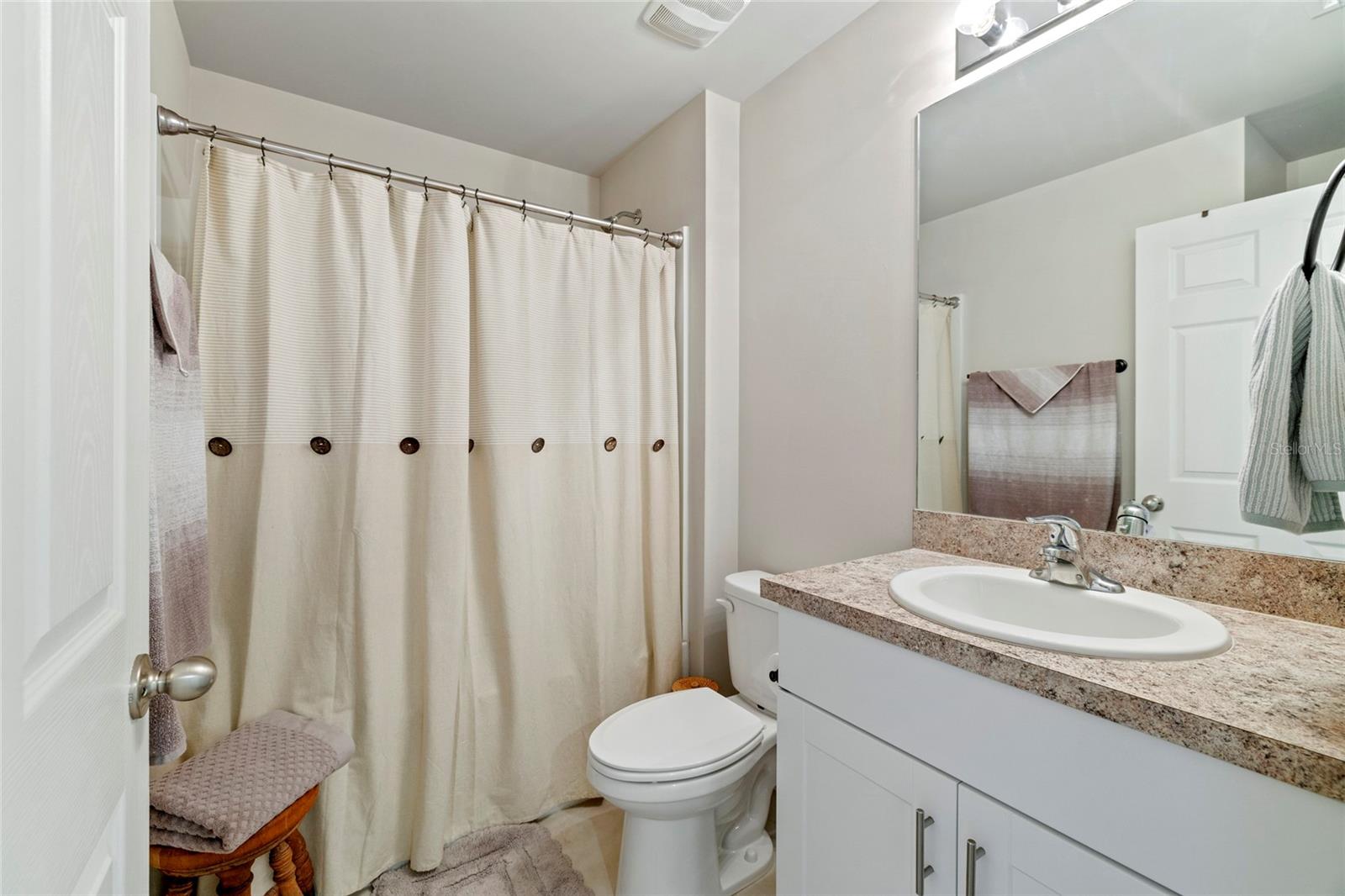 Image 22 of 30 For 24748 Rio Villa Lakes Circle