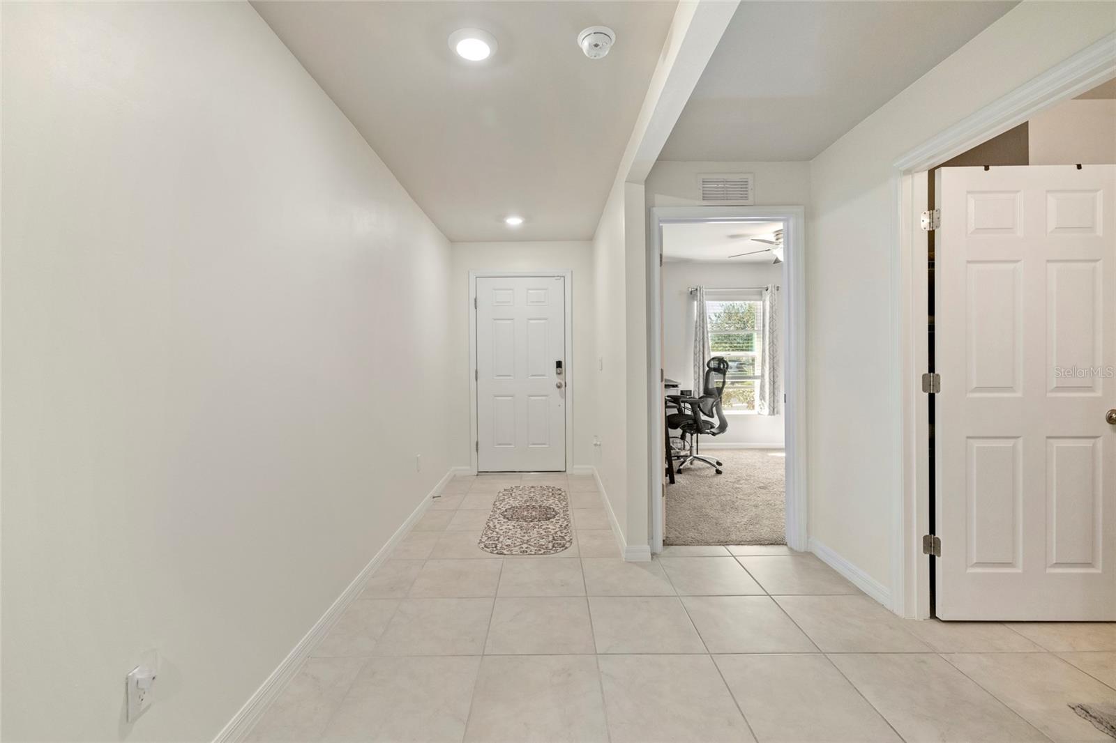 Image 7 of 30 For 24748 Rio Villa Lakes Circle