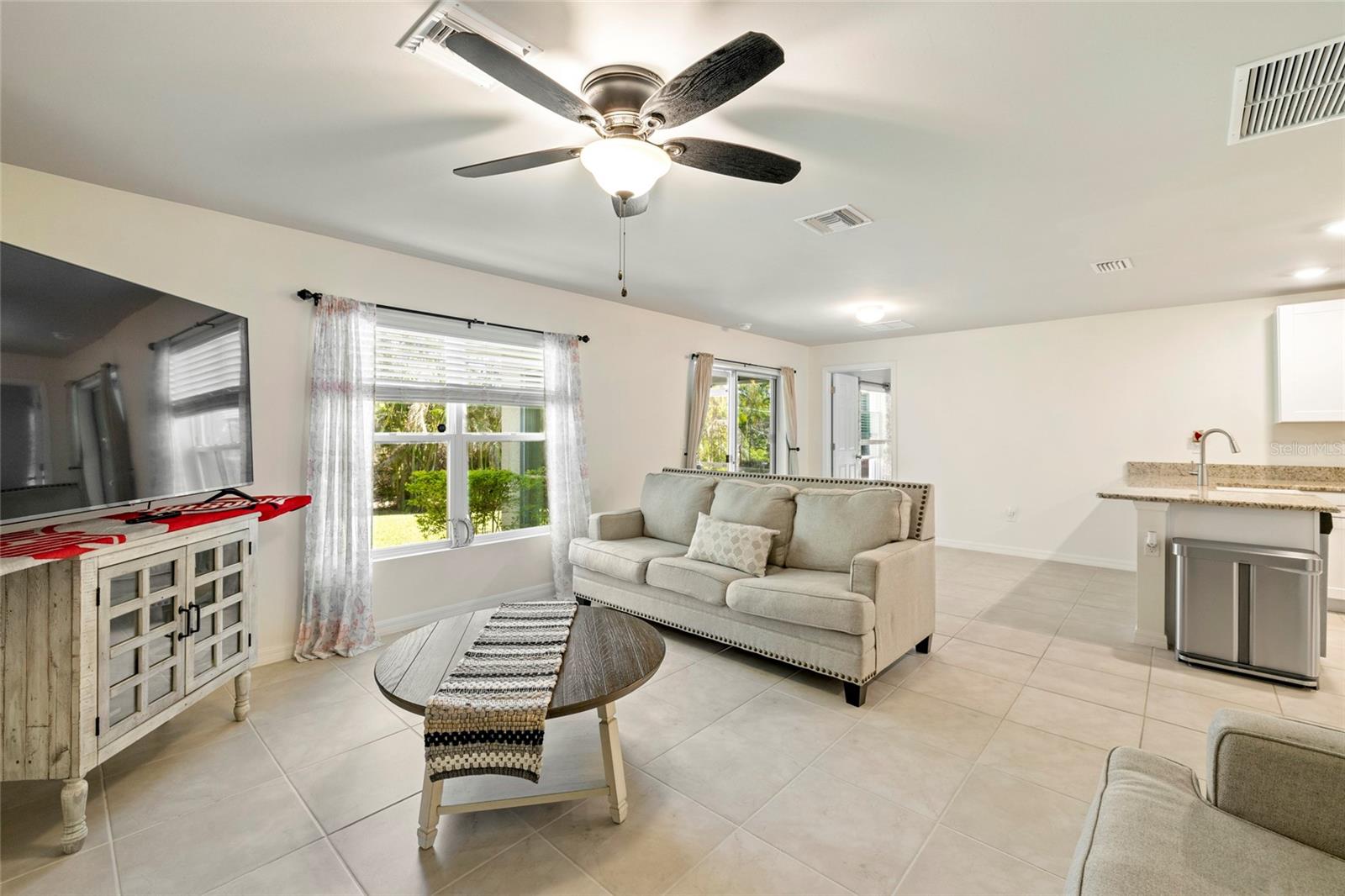 Image 8 of 30 For 24748 Rio Villa Lakes Circle