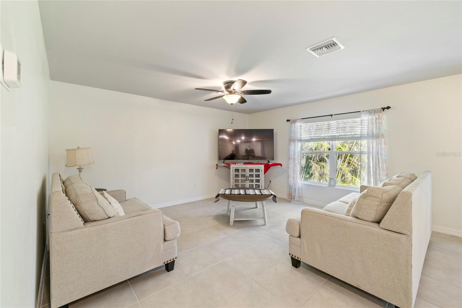 Image 9 of 30 For 24748 Rio Villa Lakes Circle