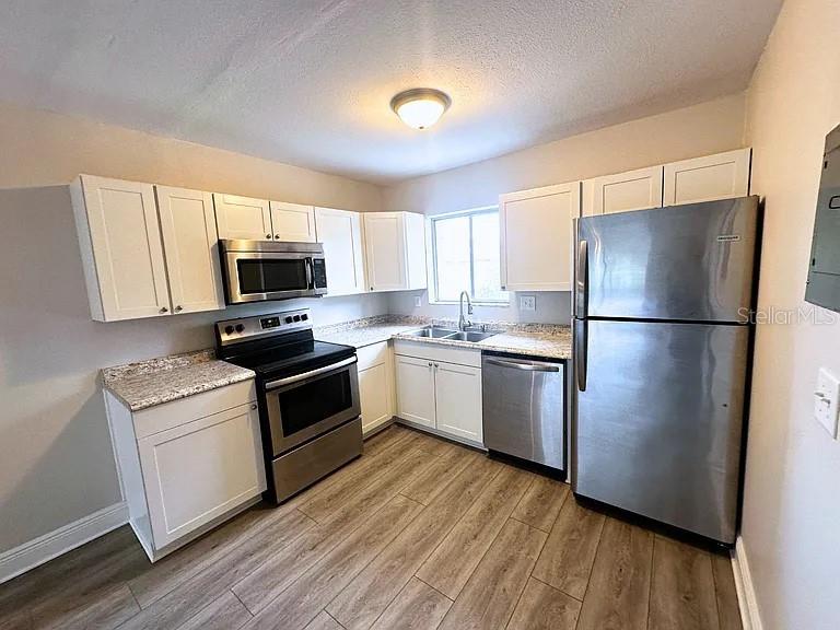 Image 3 of 20 For 2621 Pine Lake Terrace C