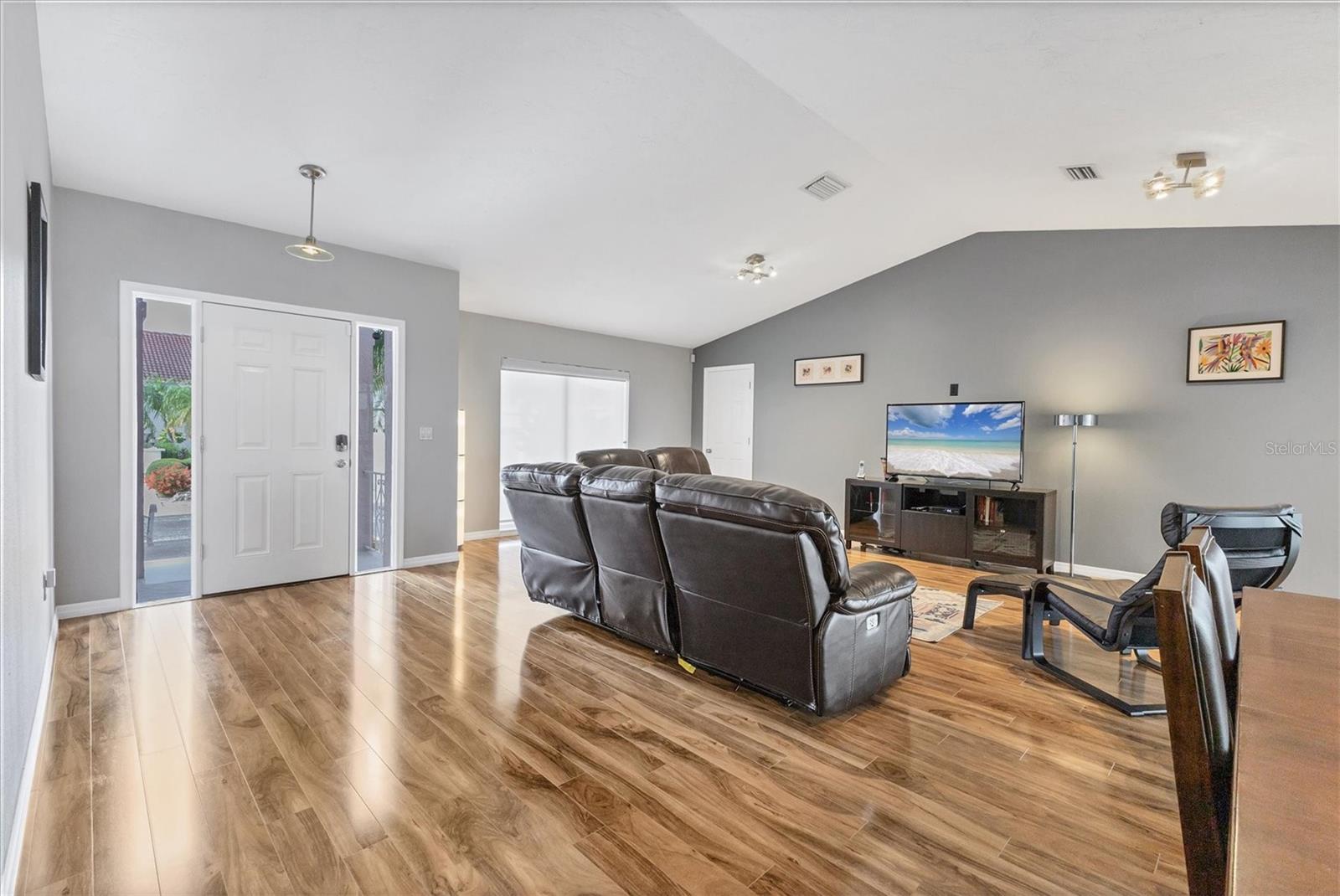 Image 4 of 37 For 4723 61st Avenue Drive W