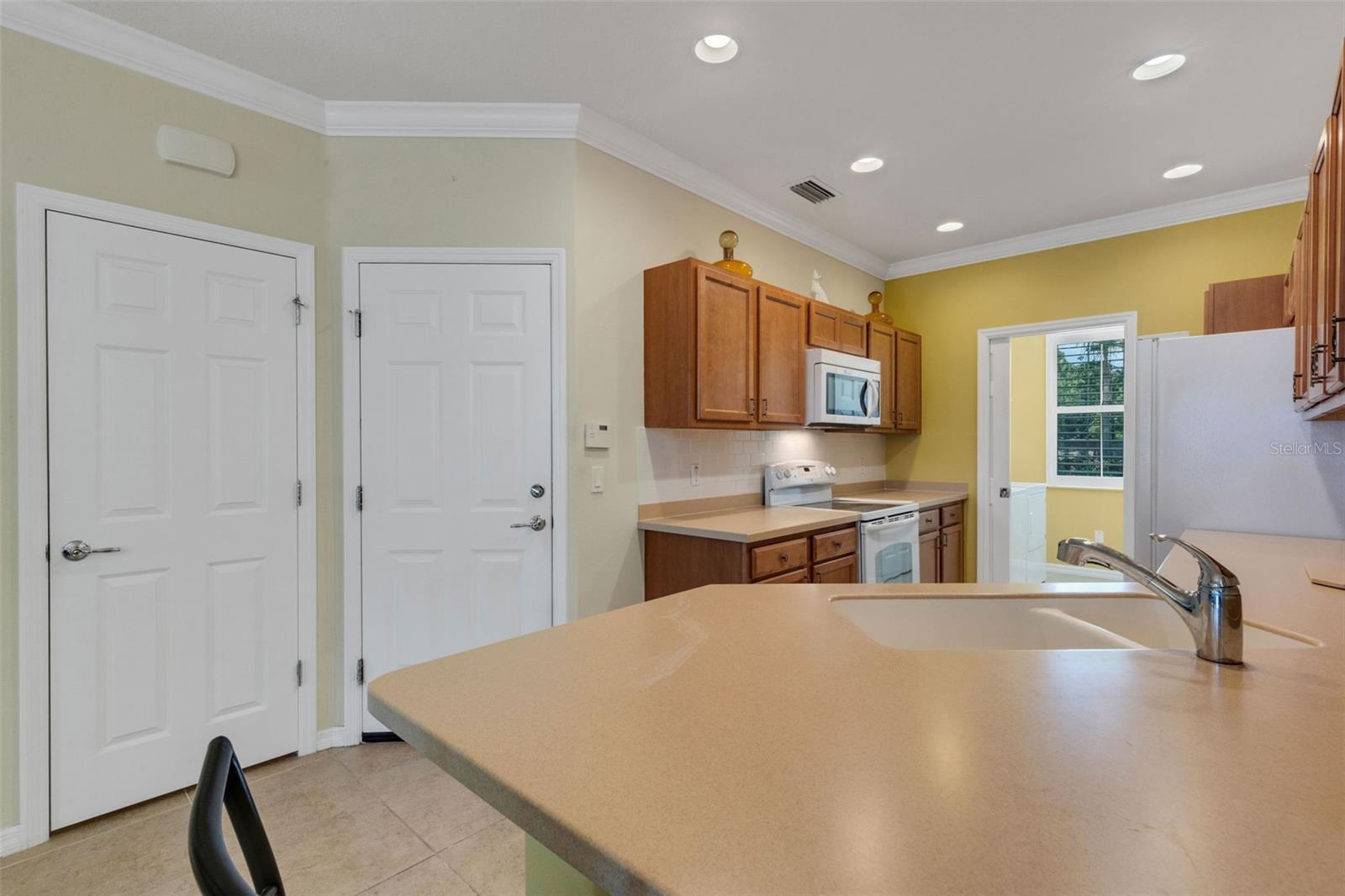 Image 14 of 35 For 3766 82nd Avenue Circle E 106