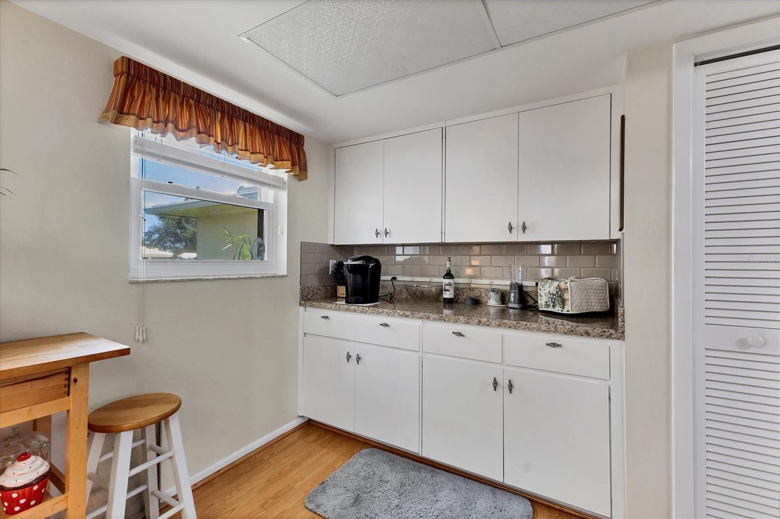 Image 17 of 41 For 7201 10th Avenue W