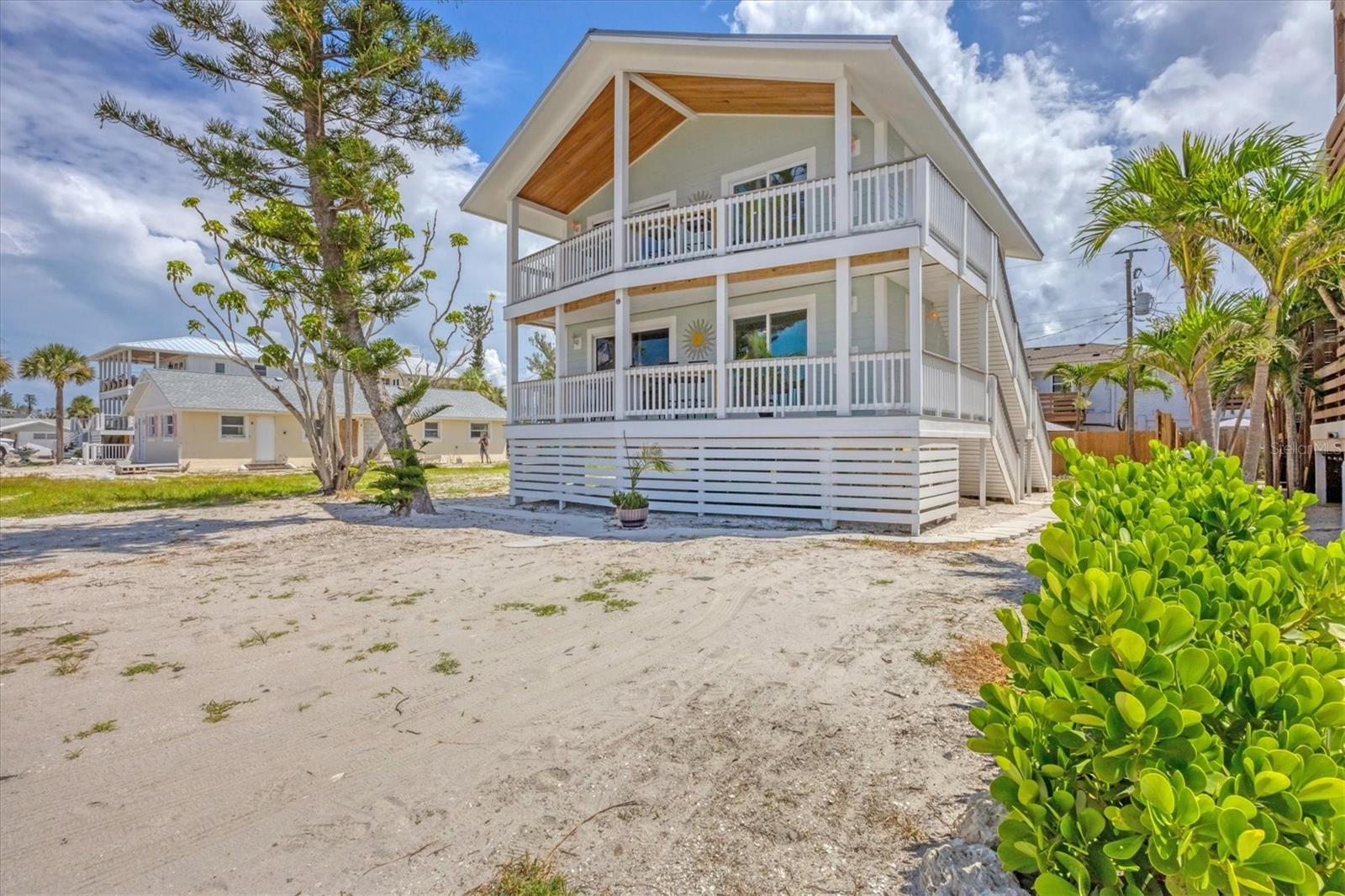 Image 5 of 70 For 1107 Shore View Drive