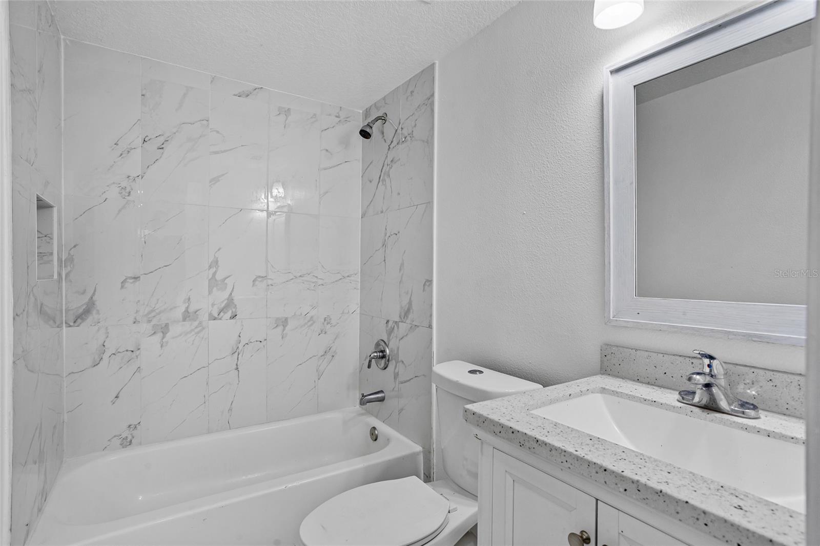 Image 16 of 39 For 906 Celery Avenue