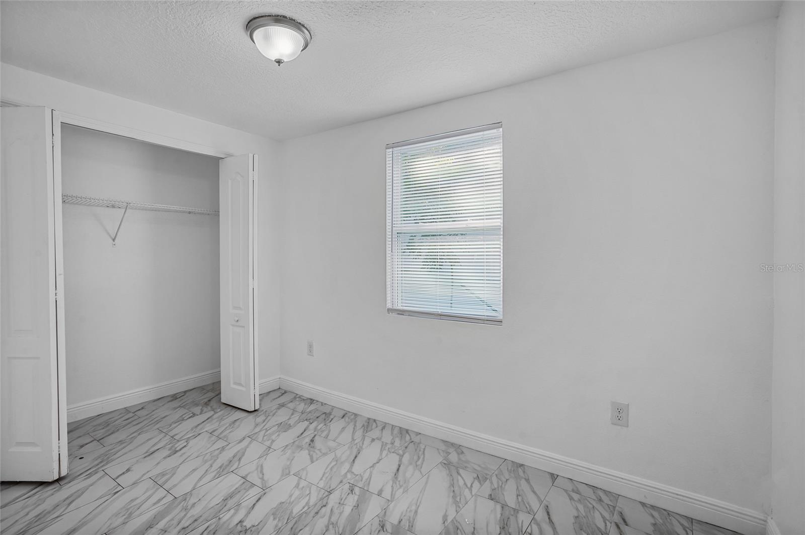 Image 17 of 39 For 906 Celery Avenue
