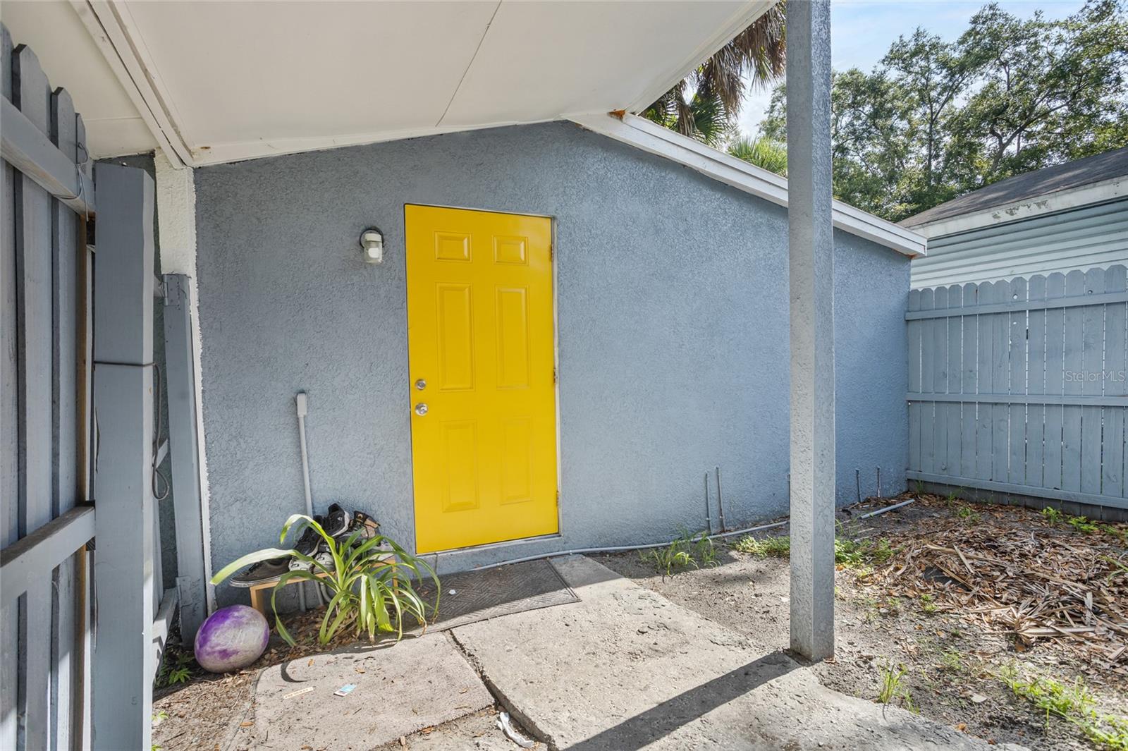 Image 31 of 39 For 906 Celery Avenue