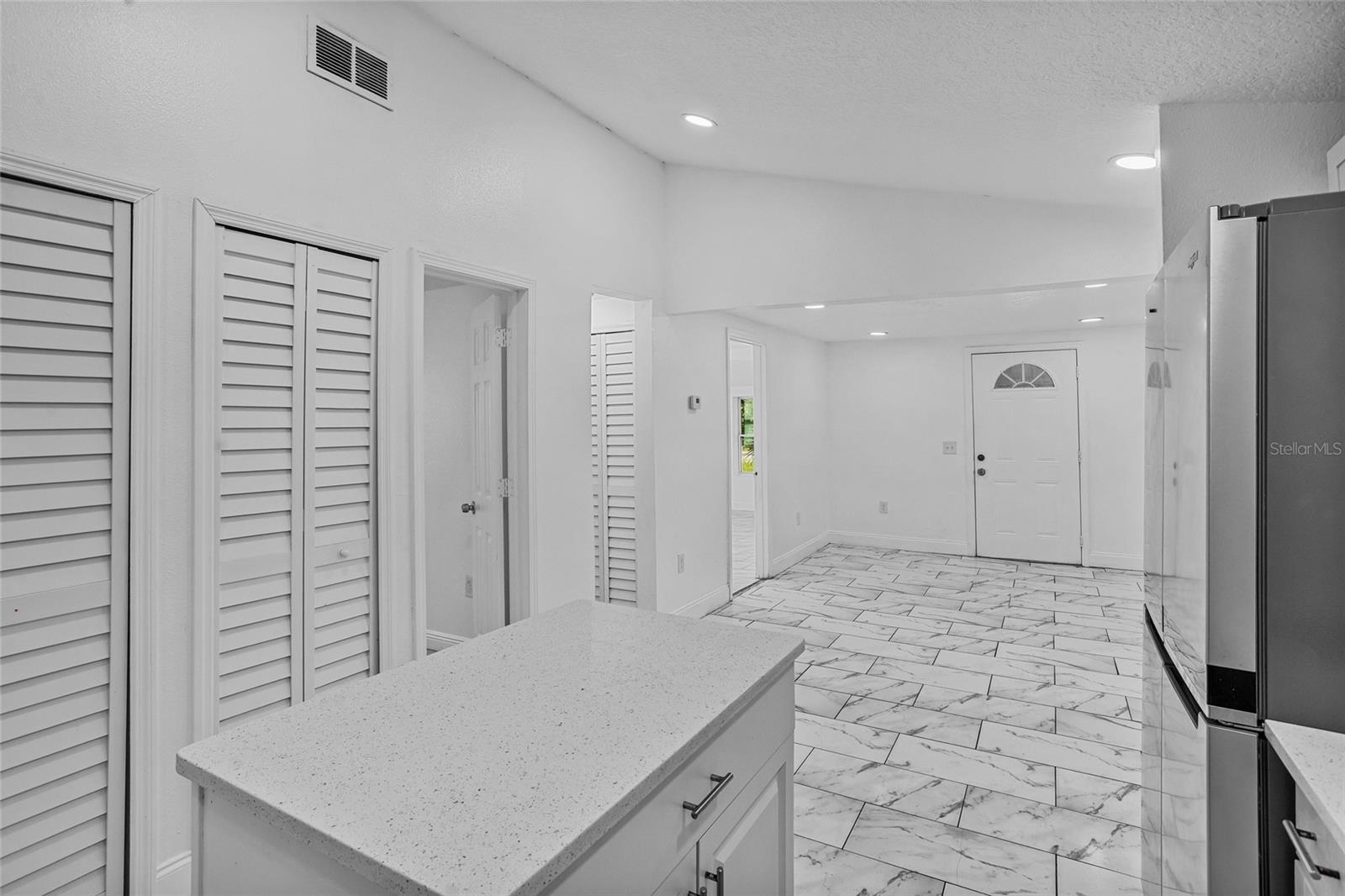 Image 8 of 39 For 906 Celery Avenue