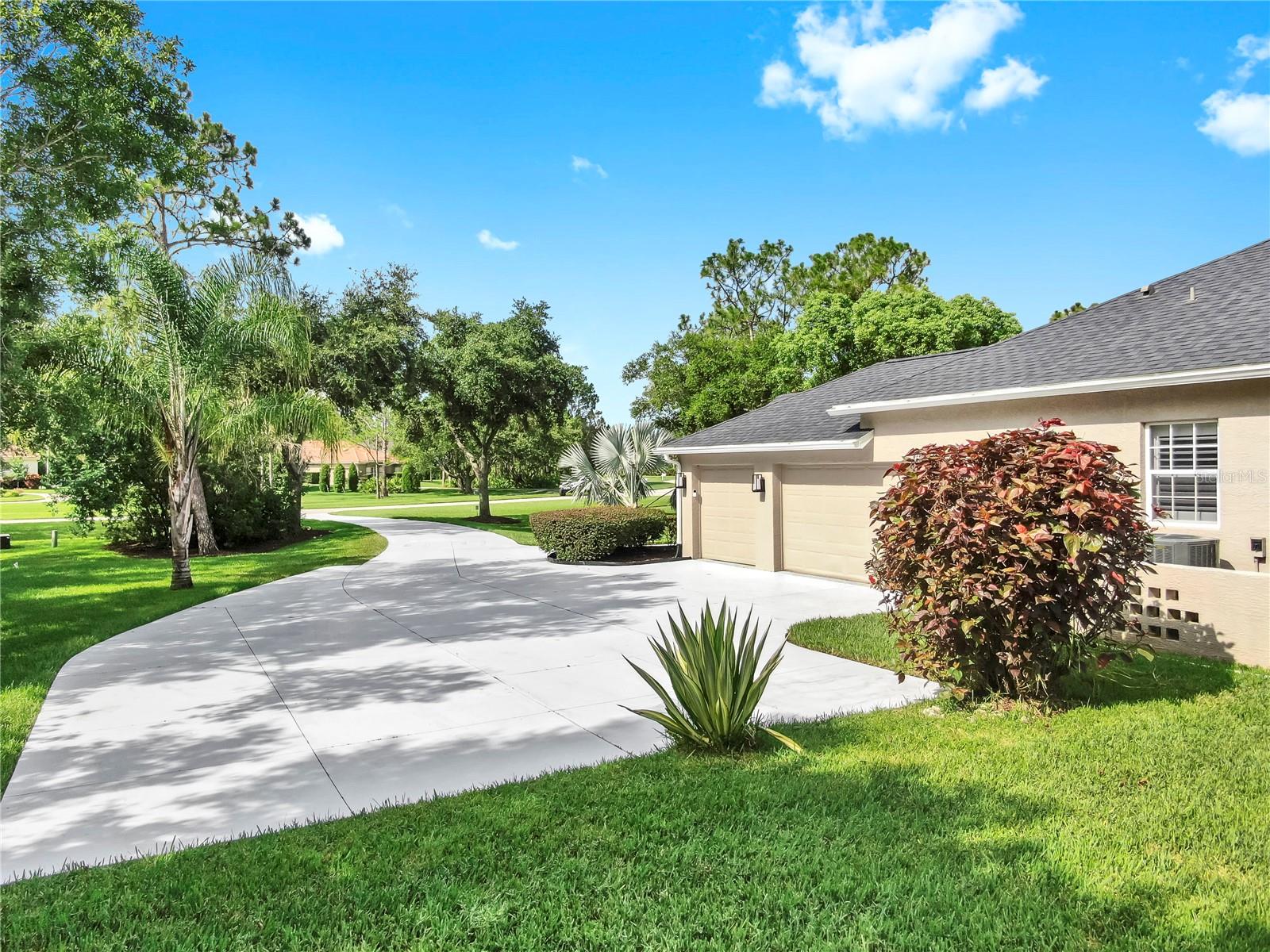 Image 17 of 63 For 21803 Deer Pointe Crossing