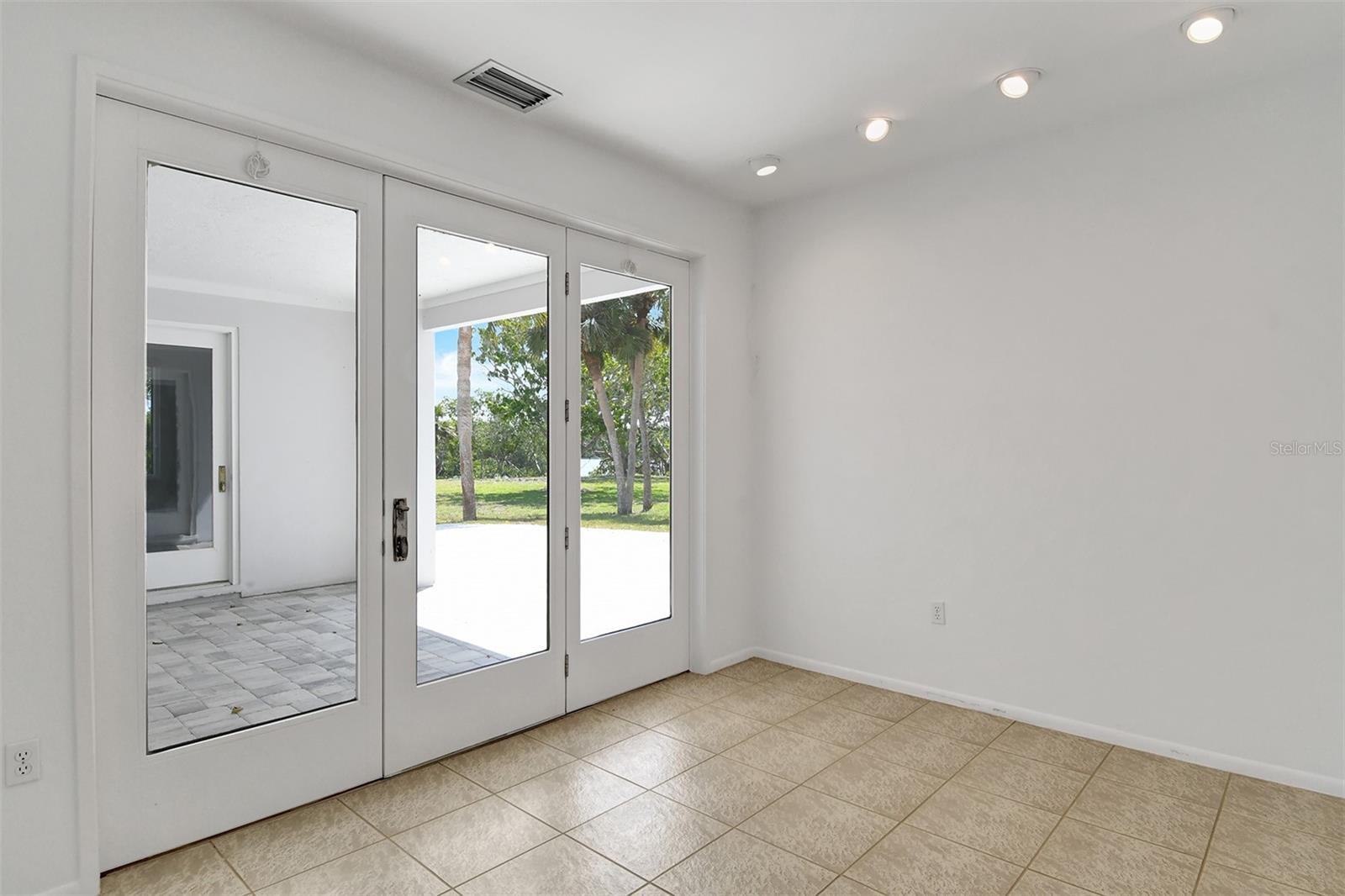 Image 11 of 43 For 2800 Casey Key Road