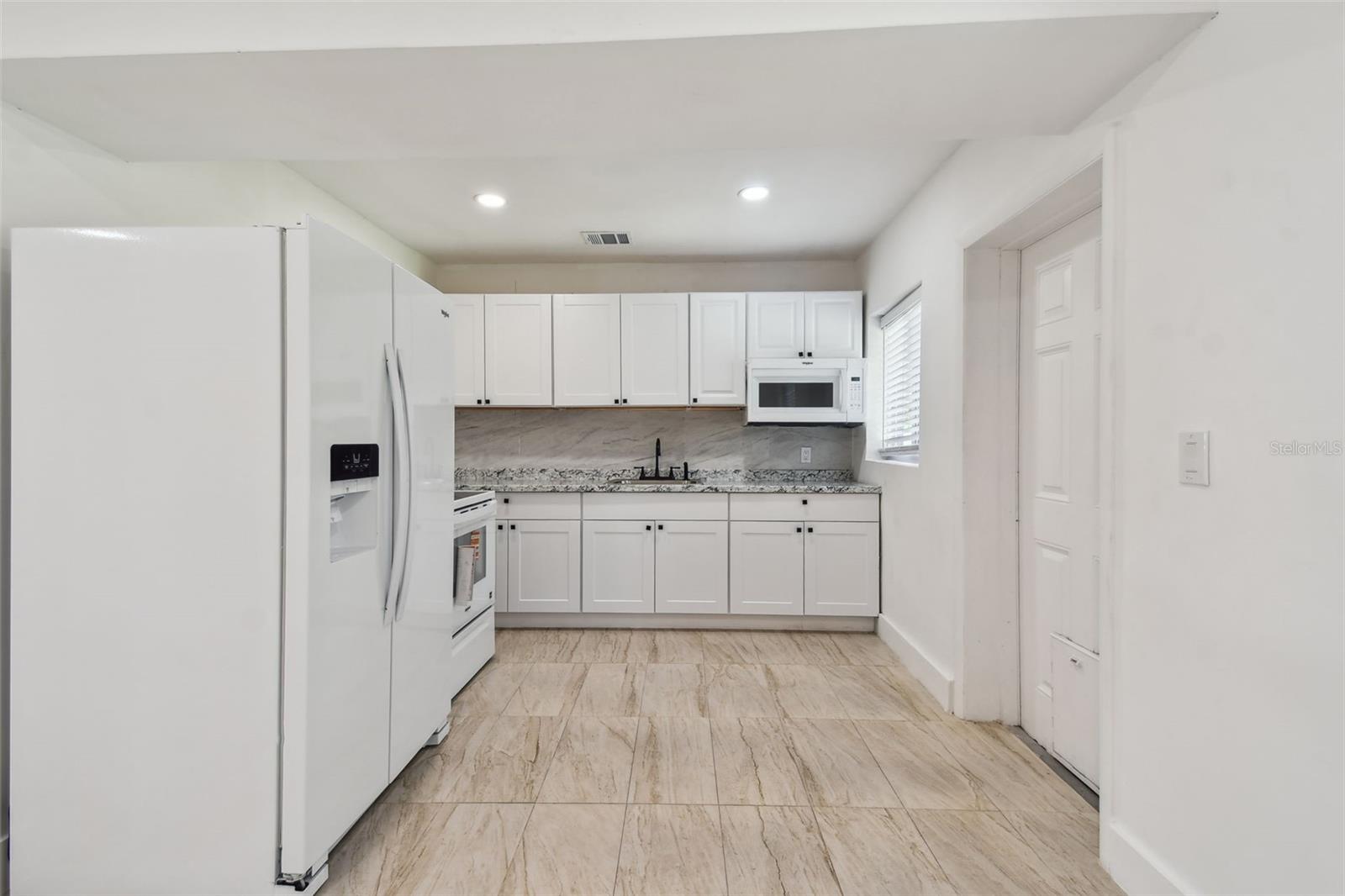 Image 10 of 33 For 910 43rd Street W