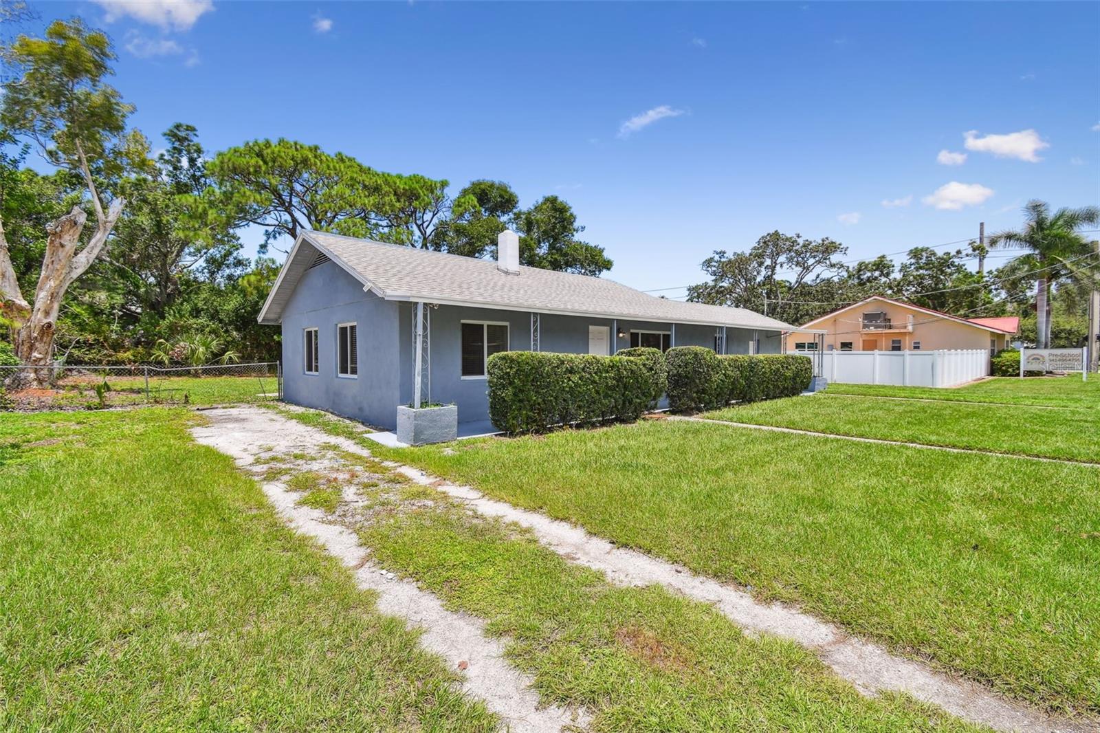 Image 2 of 33 For 910 43rd Street W