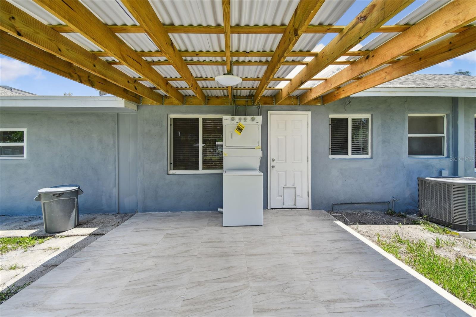 Image 27 of 33 For 910 43rd Street W