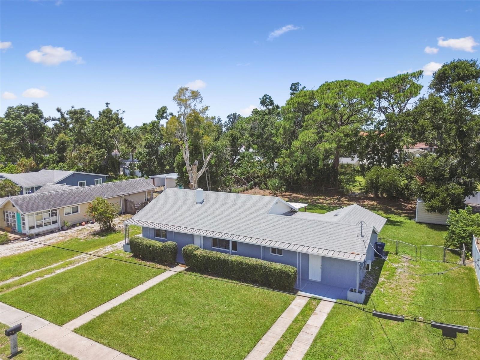 Image 29 of 33 For 910 43rd Street W