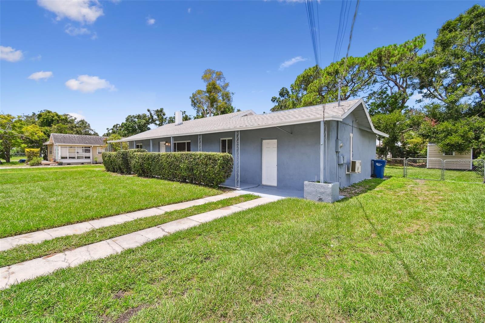 Image 3 of 33 For 910 43rd Street W
