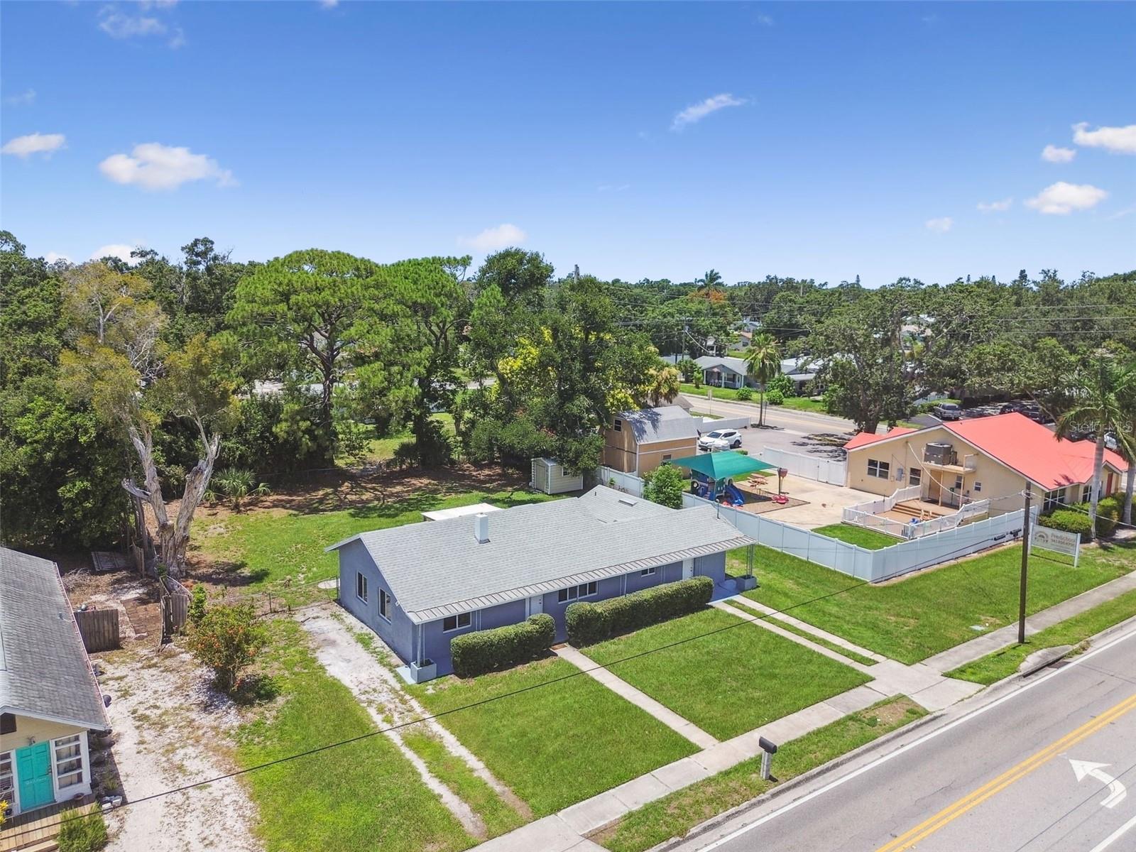Image 30 of 33 For 910 43rd Street W