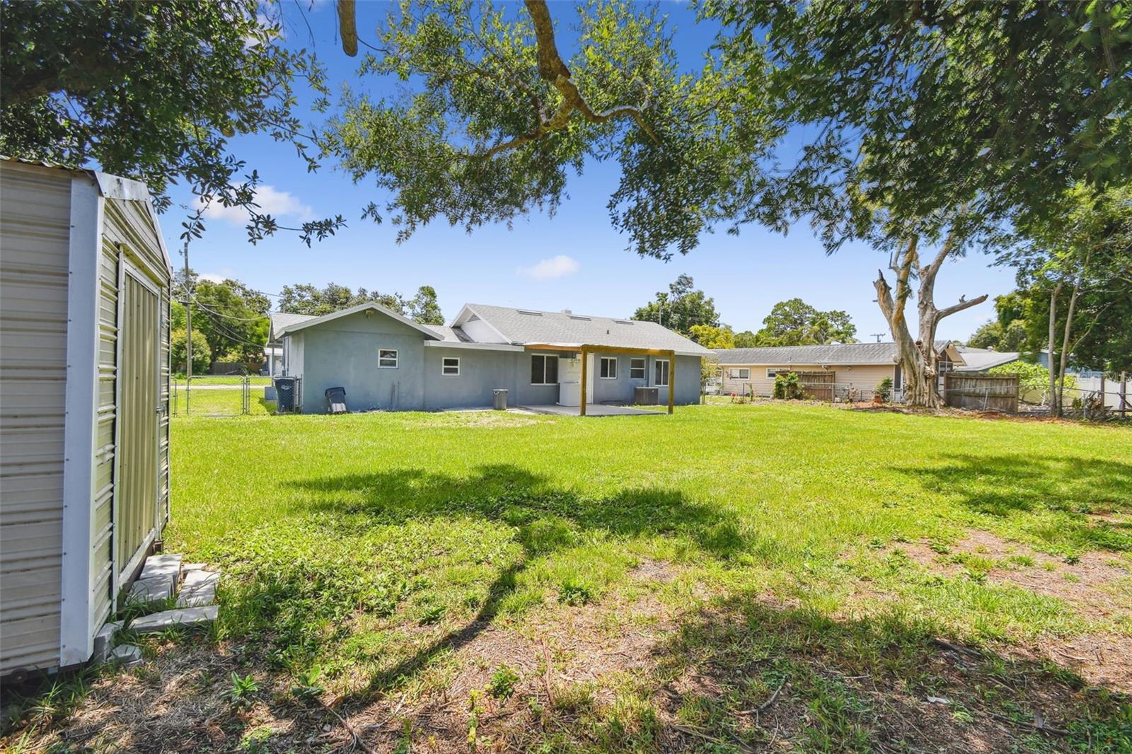 Image 5 of 33 For 910 43rd Street W