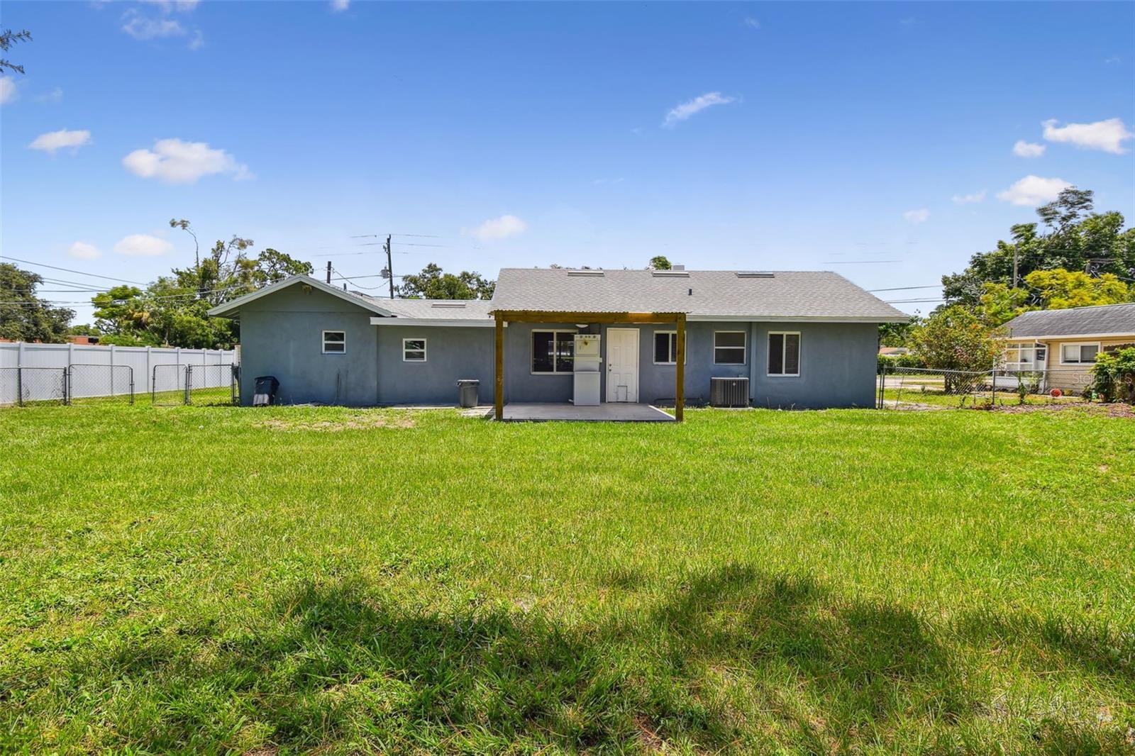 Image 6 of 33 For 910 43rd Street W