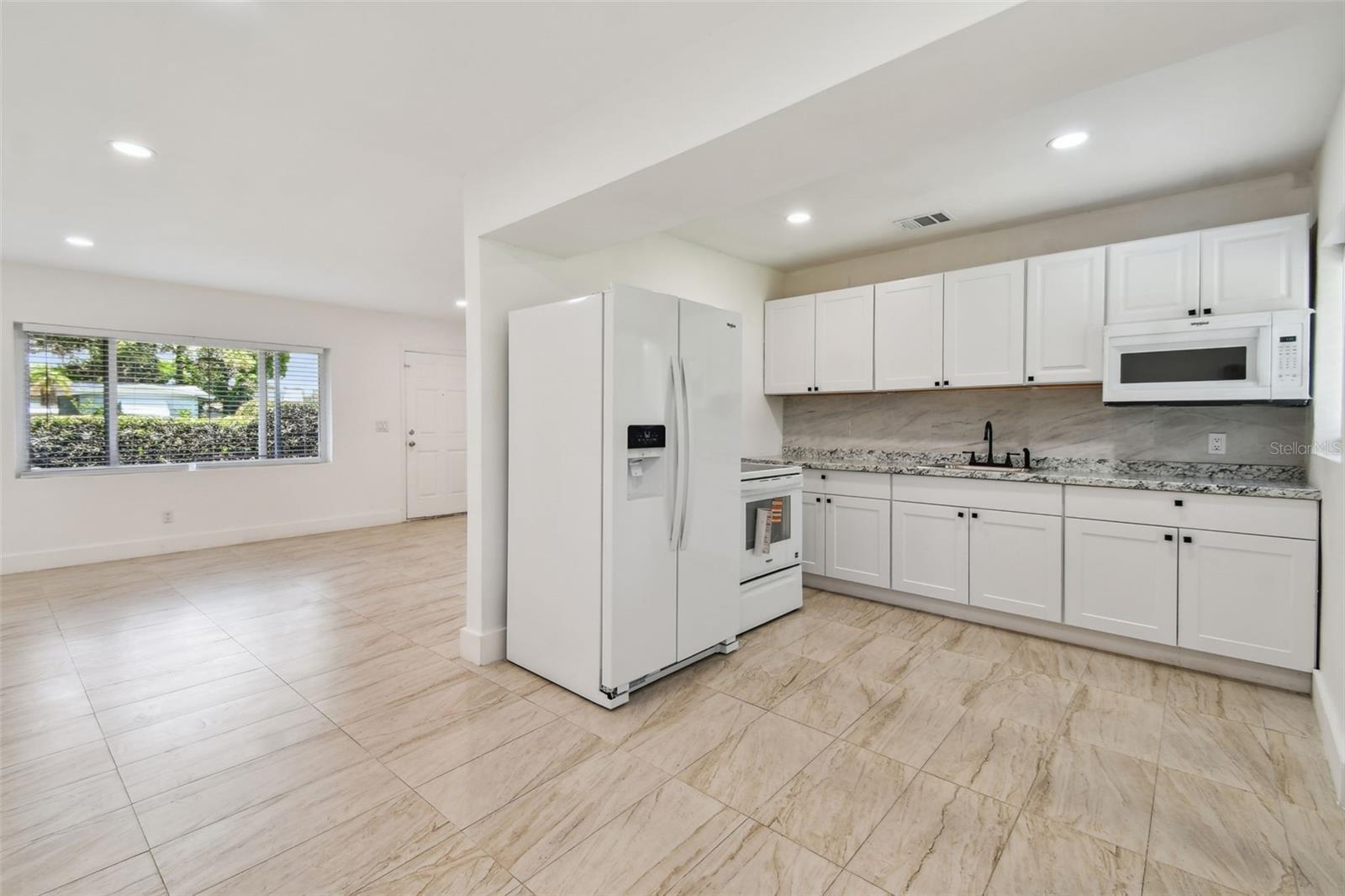 Image 8 of 33 For 910 43rd Street W
