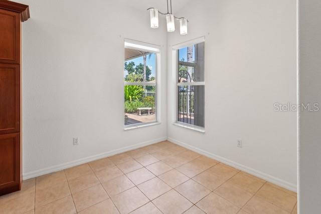 Image 17 of 43 For 920 Onager Court
