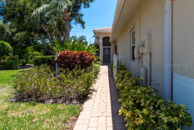 Image 39 of 43 For 920 Onager Court