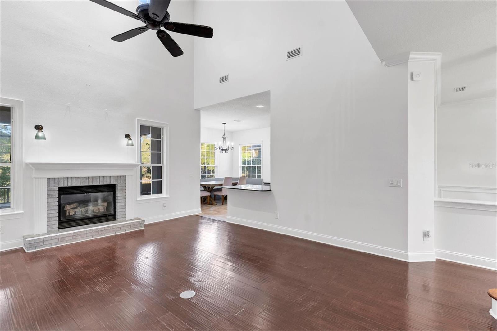 Listing photo id 10 for 10818 Tradition Loop