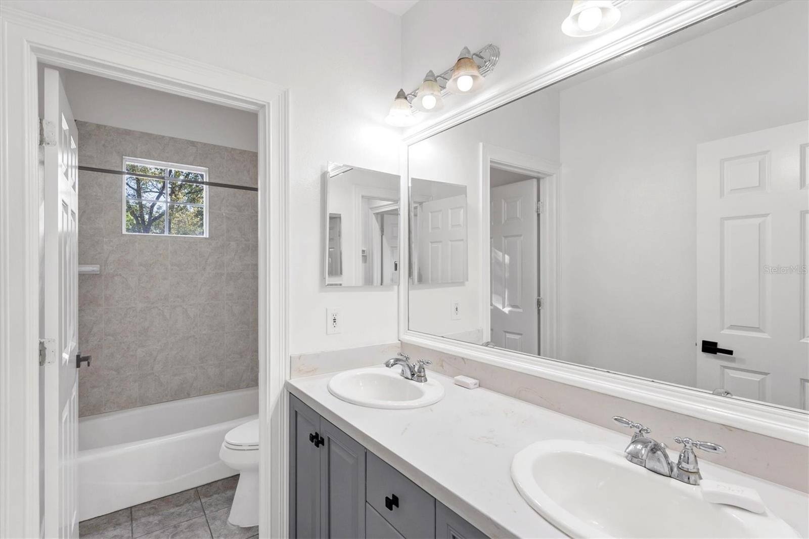 Listing photo id 31 for 10818 Tradition Loop
