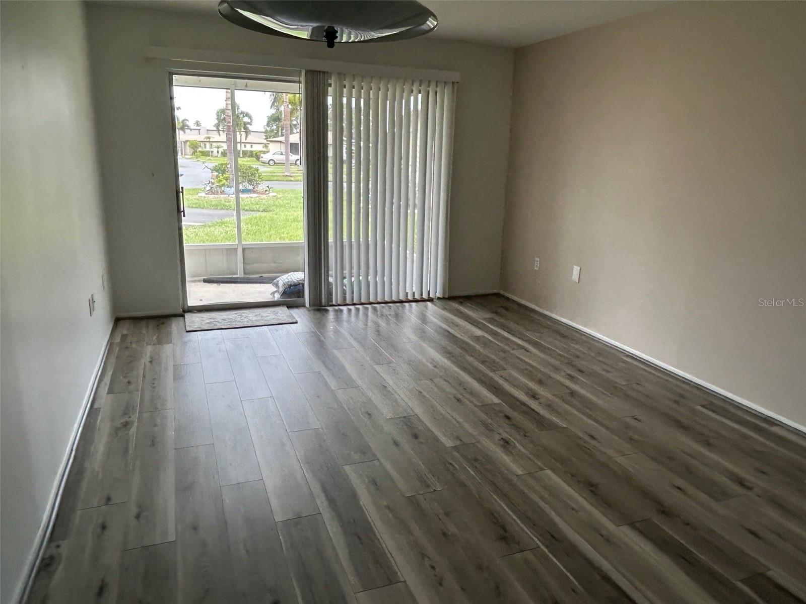 Image 3 of 7 For 2810 Swifton Drive 106